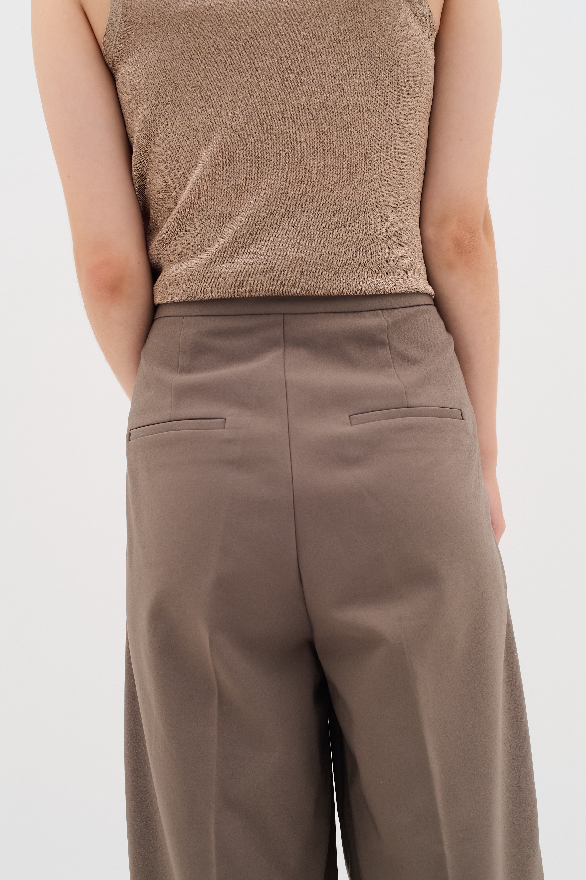 ZellaIW Barrel Trousers LOOKBOOK DETAIL 30107207-181304