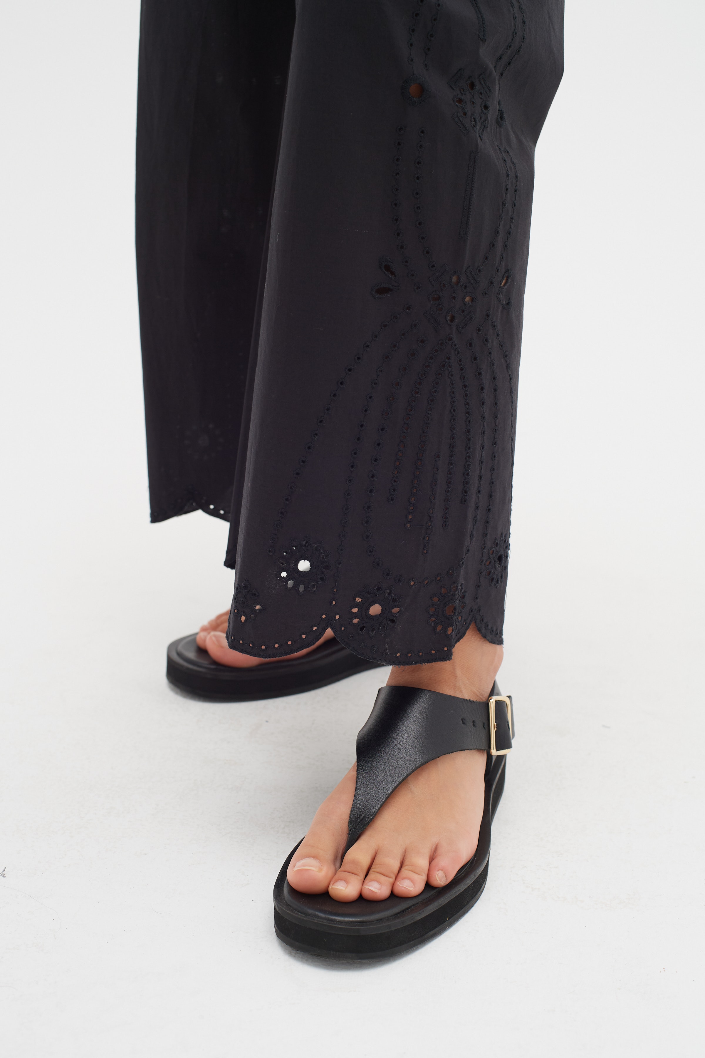 ThinaIW Broek LOOKBOOK DETAIL 30108296-194008