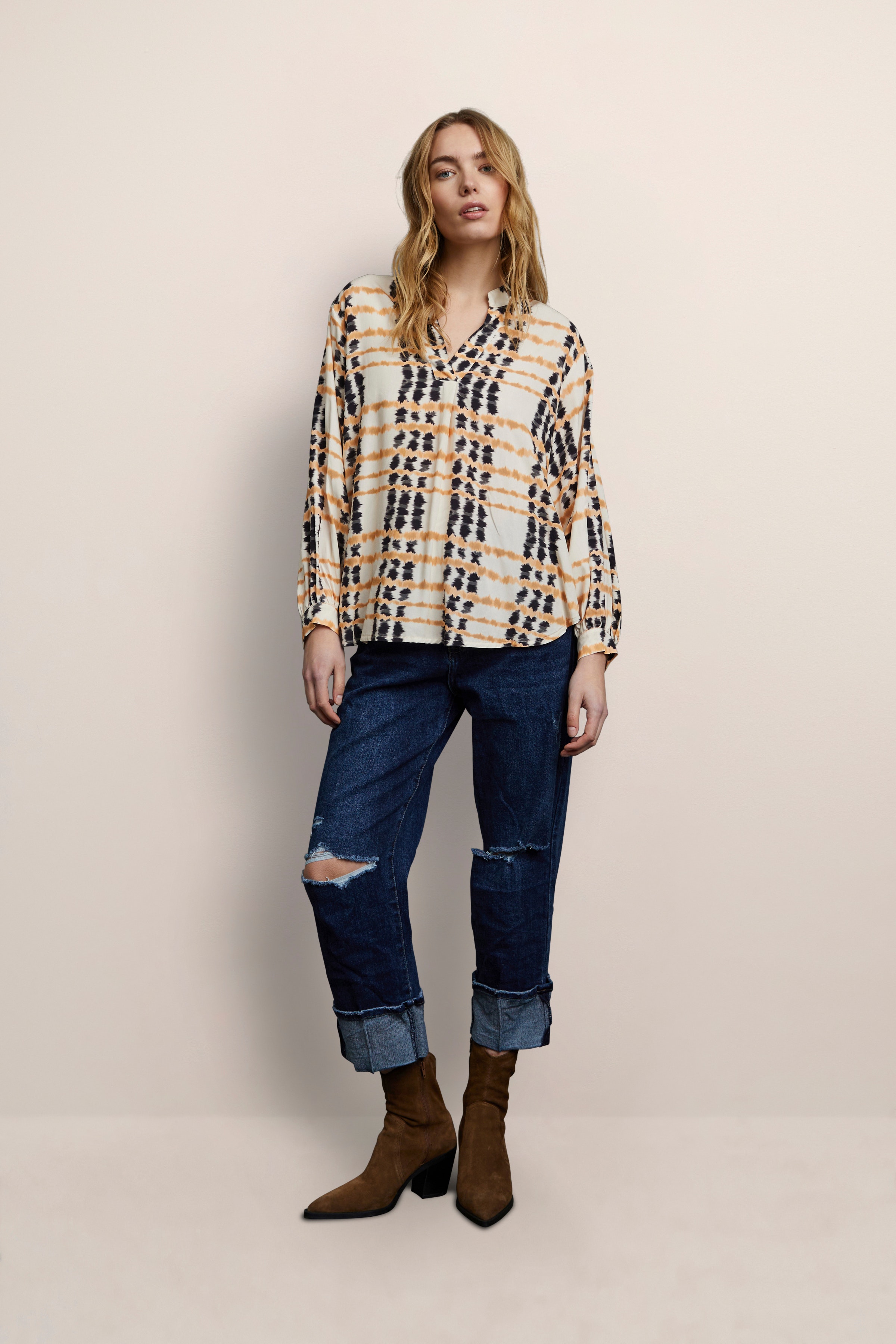 SBIRINA Blouse LOOKBOOK FRONT 22100062-130907