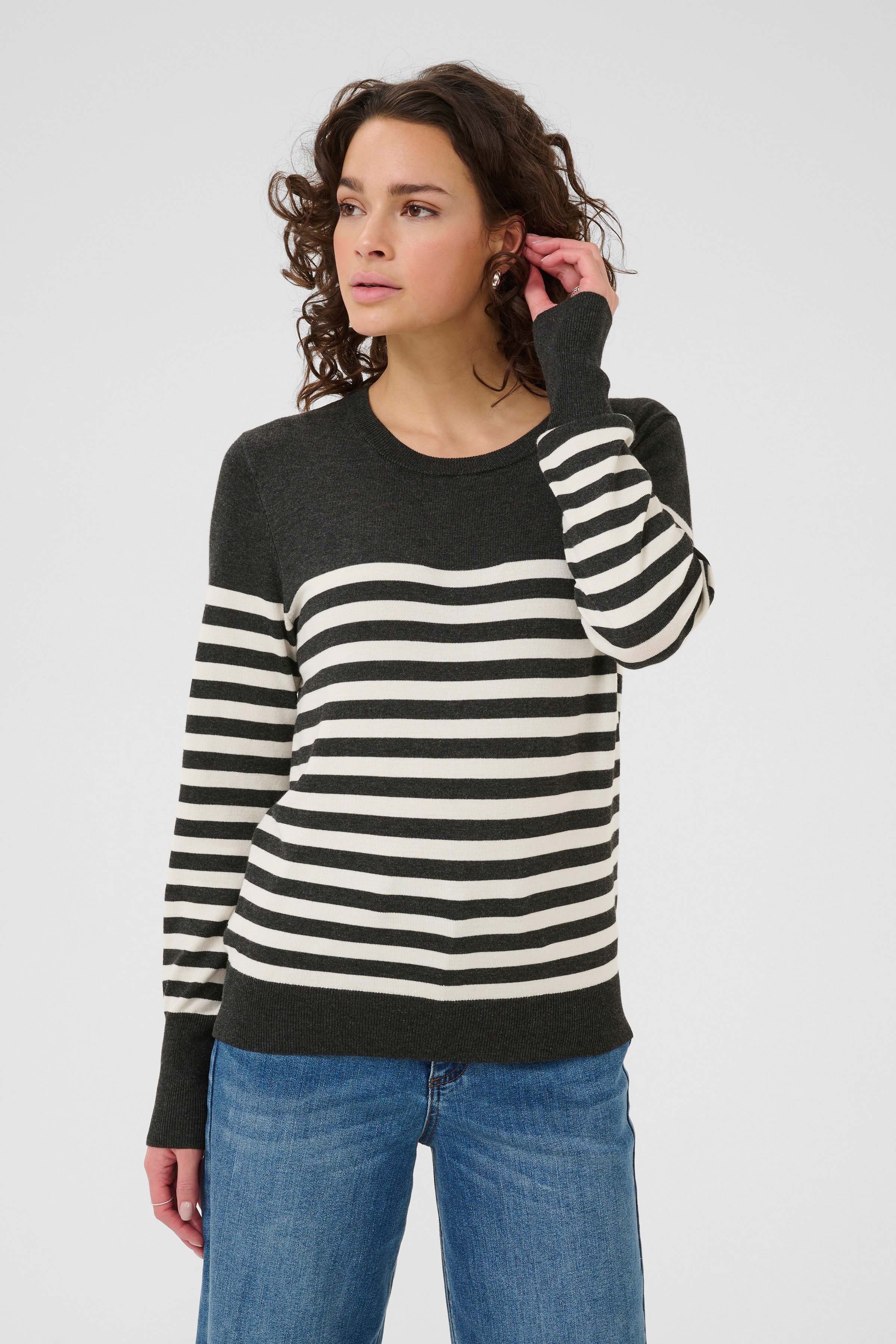 KAlizza Pullover LOOKBOOK FRONT 10509065-108434