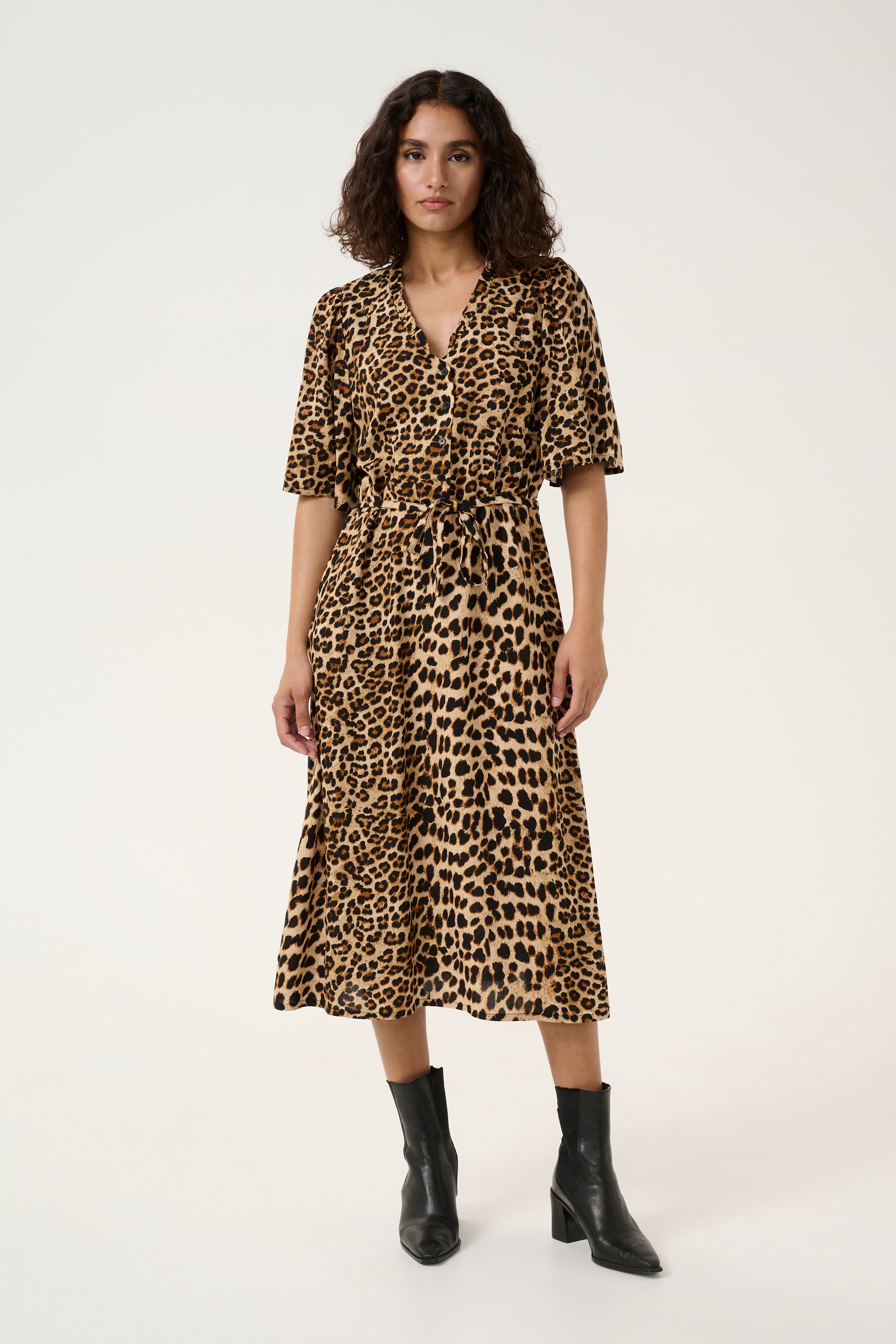 KAarina Leopard dress LOOKBOOK FRONT 10552363-105798