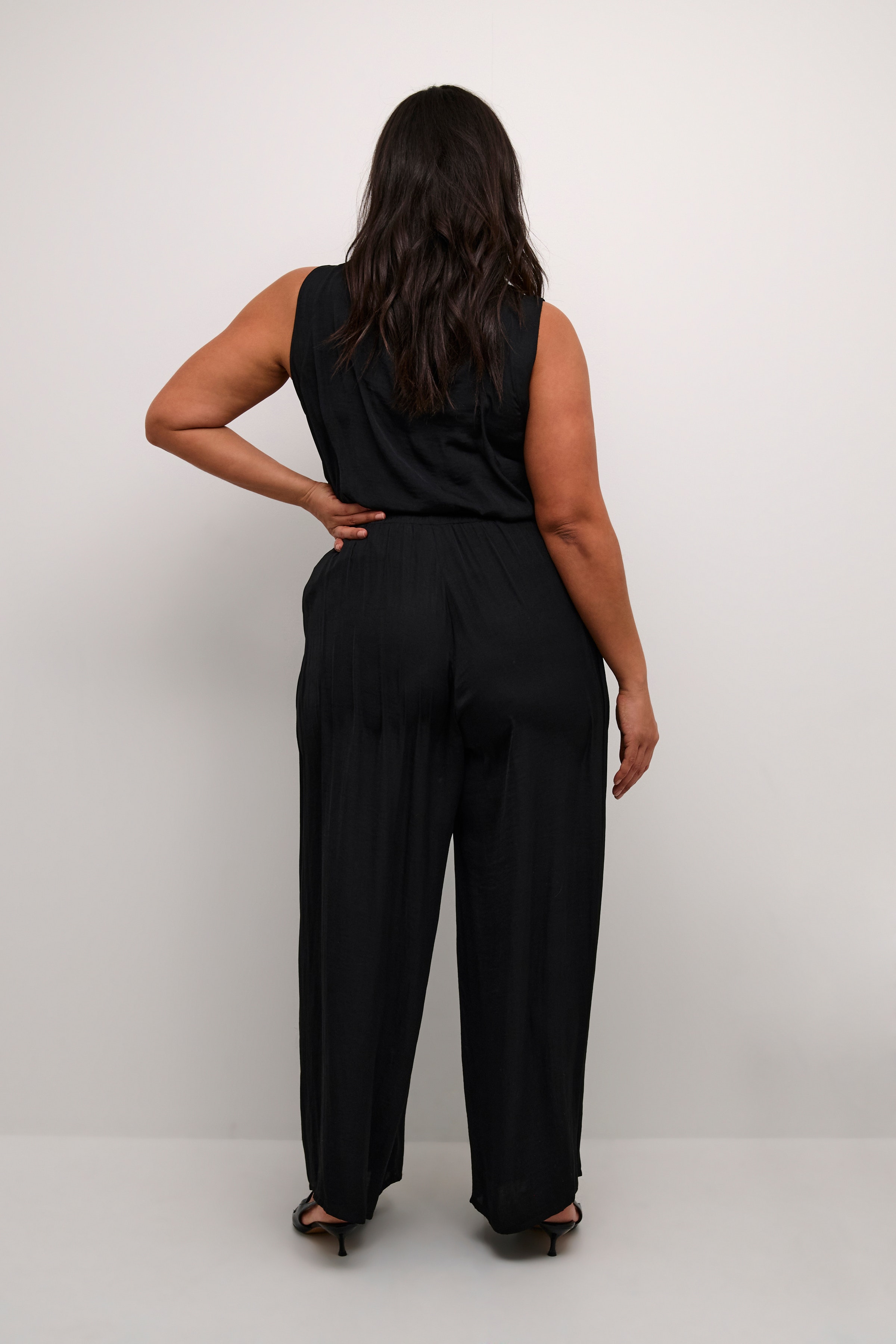 KCamalie Trousers LOOKBOOK BACK 10582451-100121