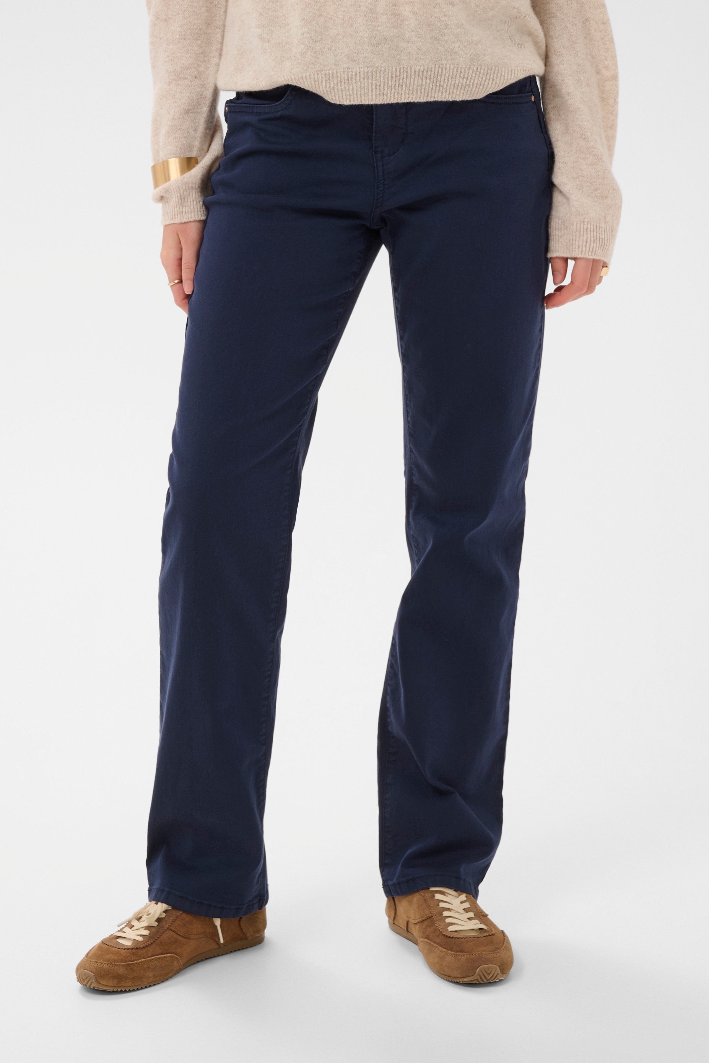 CRSophia Jeans LOOKBOOK FRONT 10614735-193923