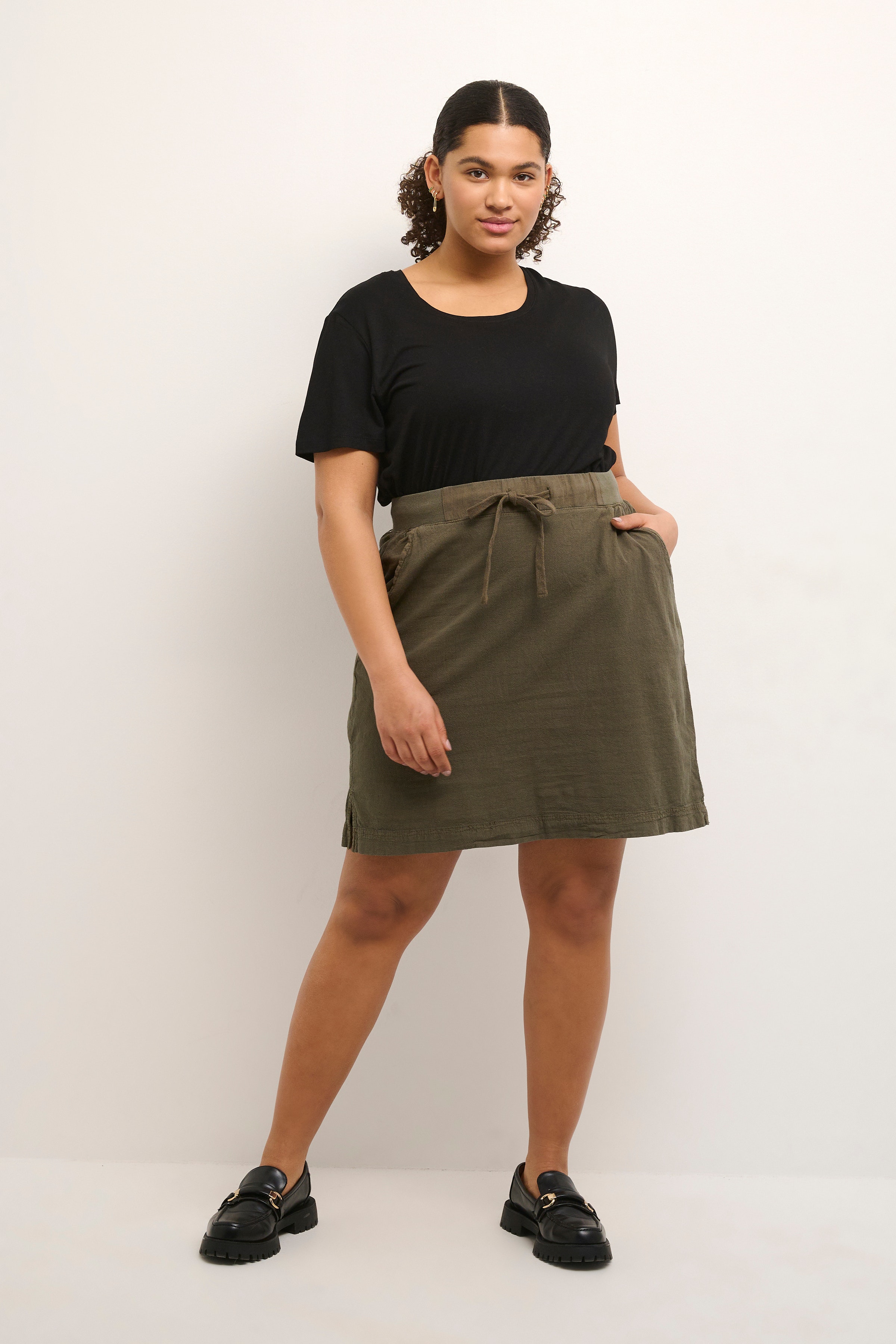 KCnana Skirt LOOKBOOK FRONT 10580785-190511