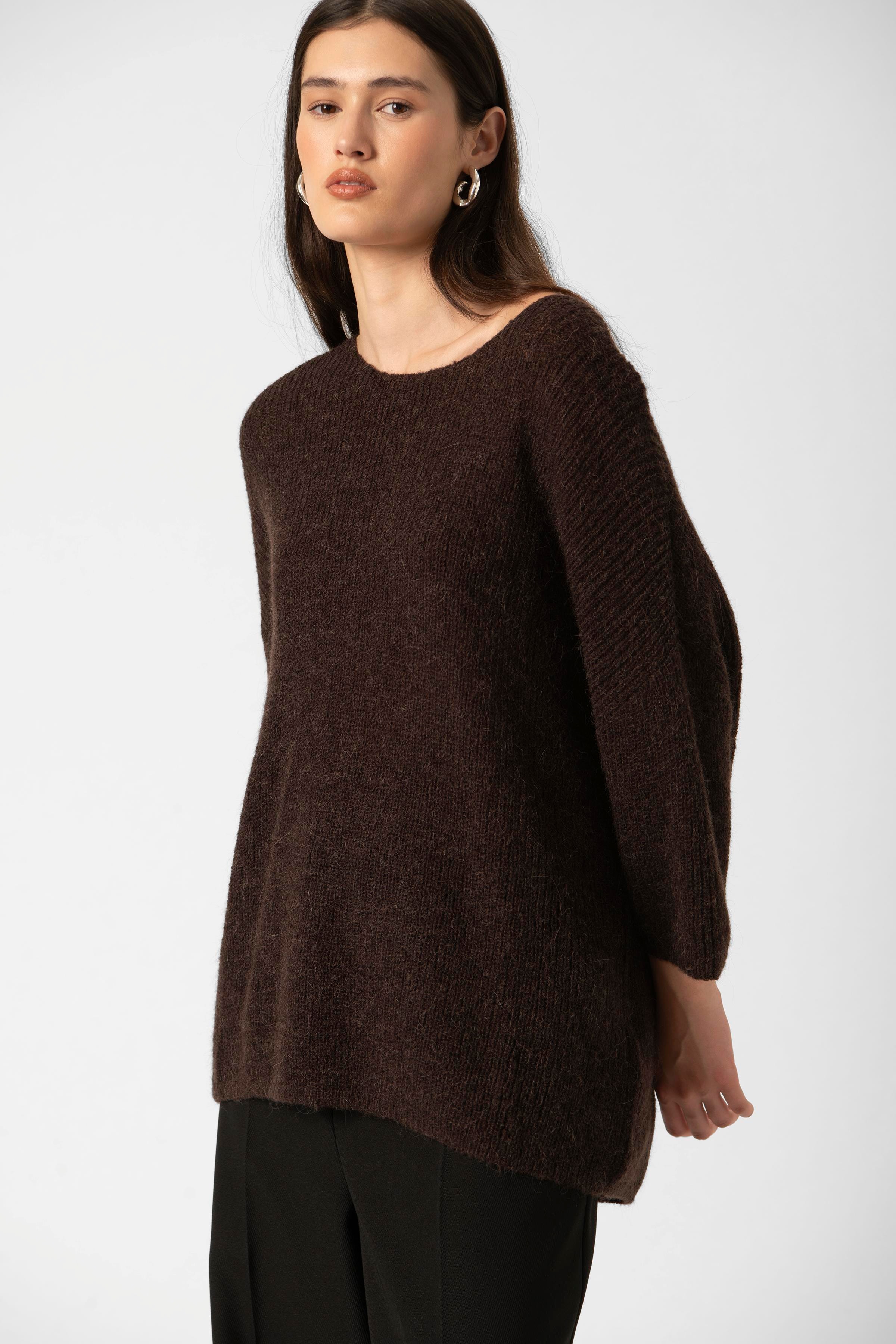 Tuesday Pullover LOOKBOOK FRONT 30400427-191109
