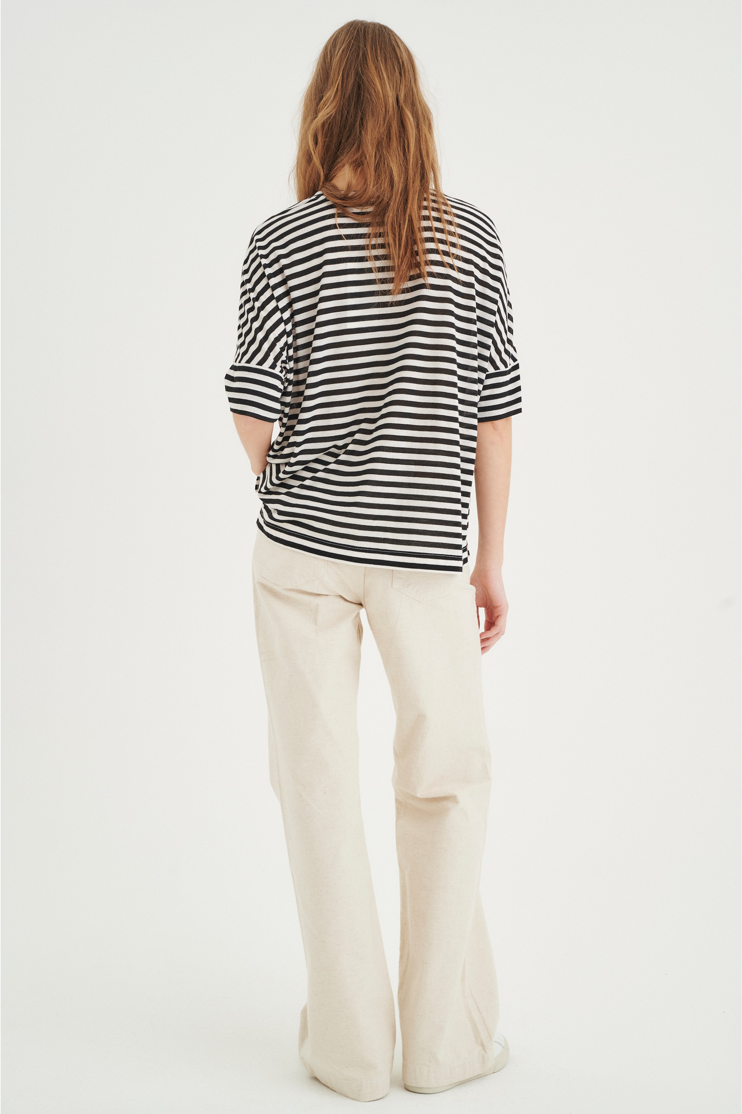 UrsulaIW T-shirt LOOKBOOK BACK 30106464-300667