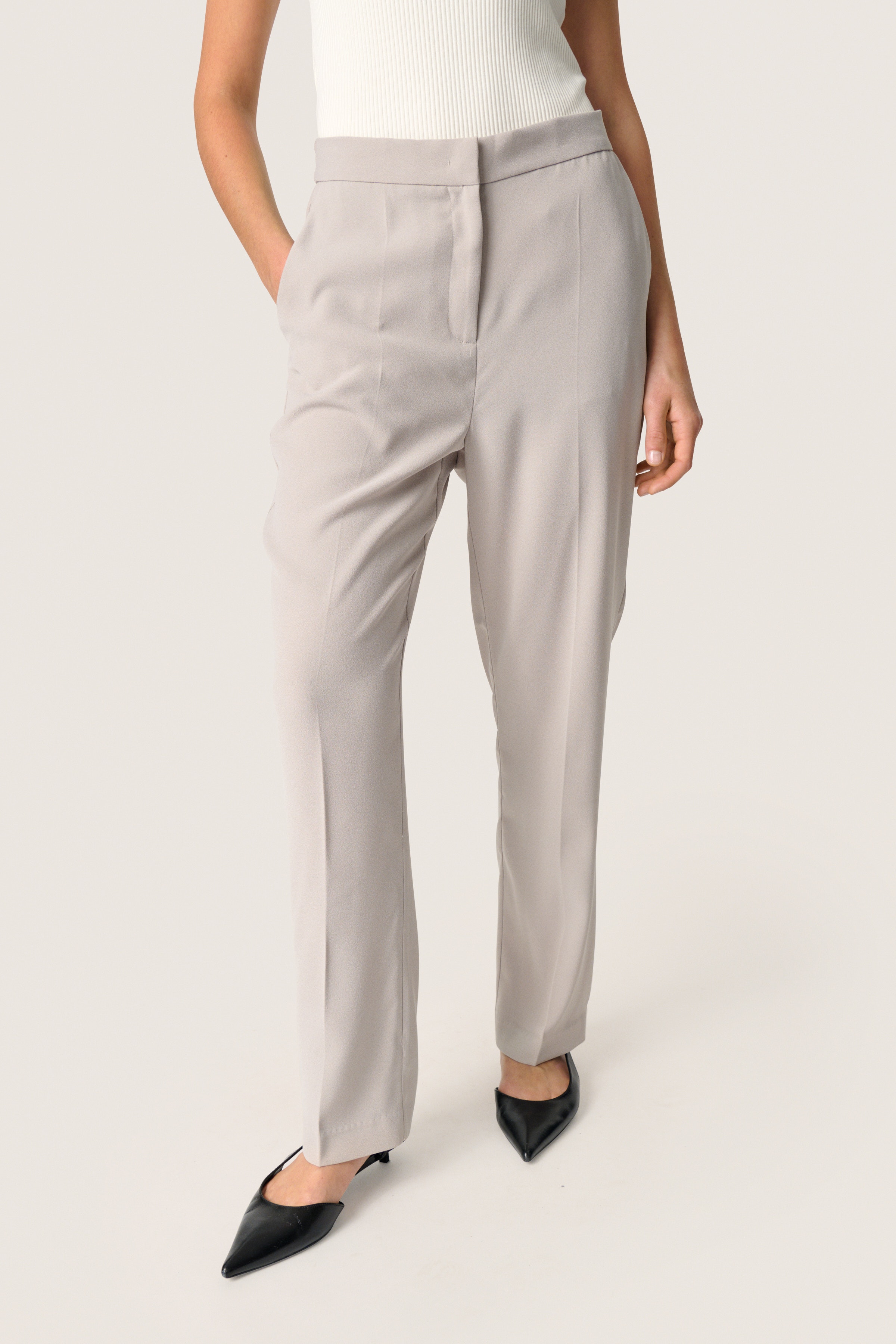 SLShirley Trousers LOOKBOOK FRONT 30407698-153800