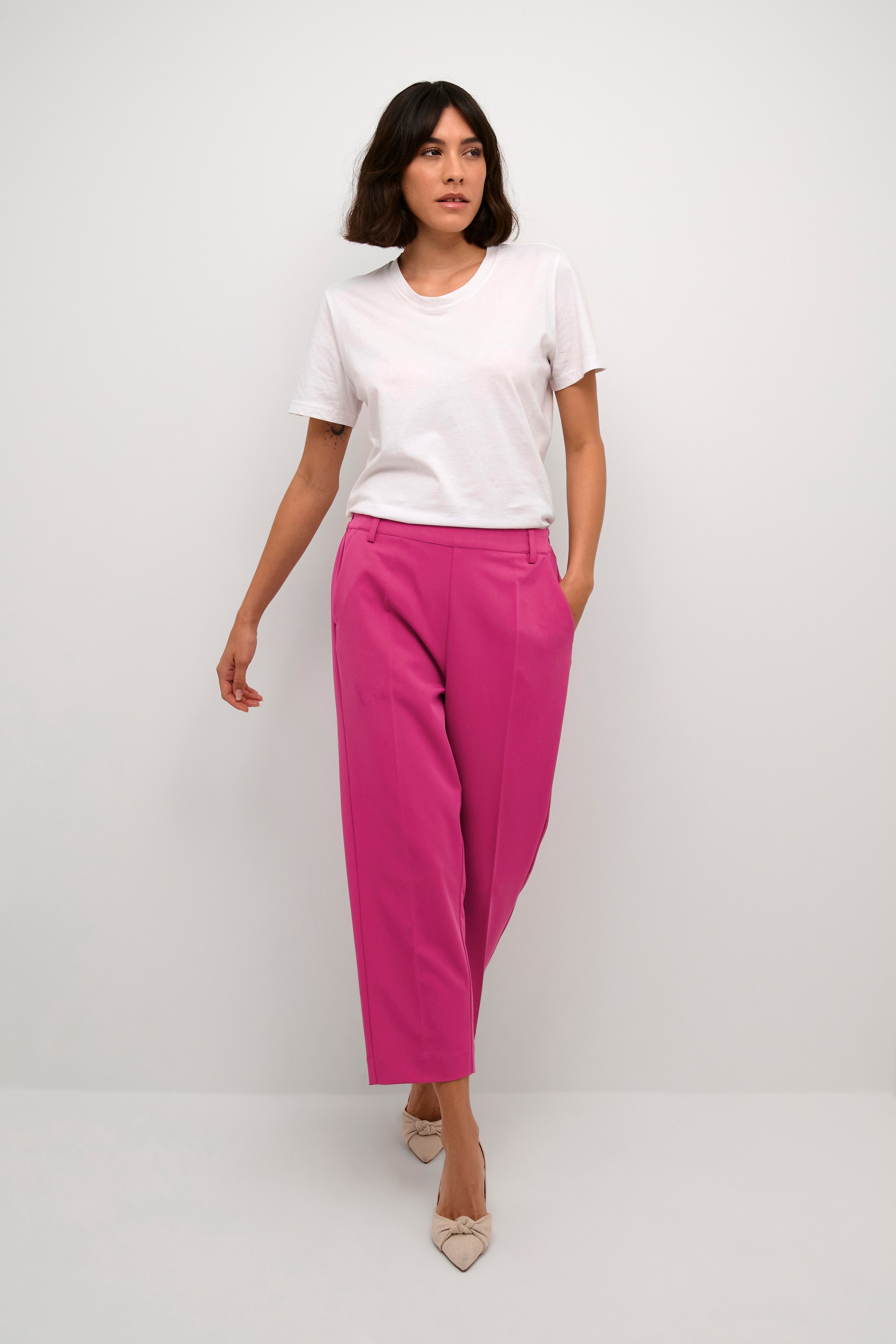 KAsakura Cropped Pants LOOKBOOK FRONT 10506127-192434