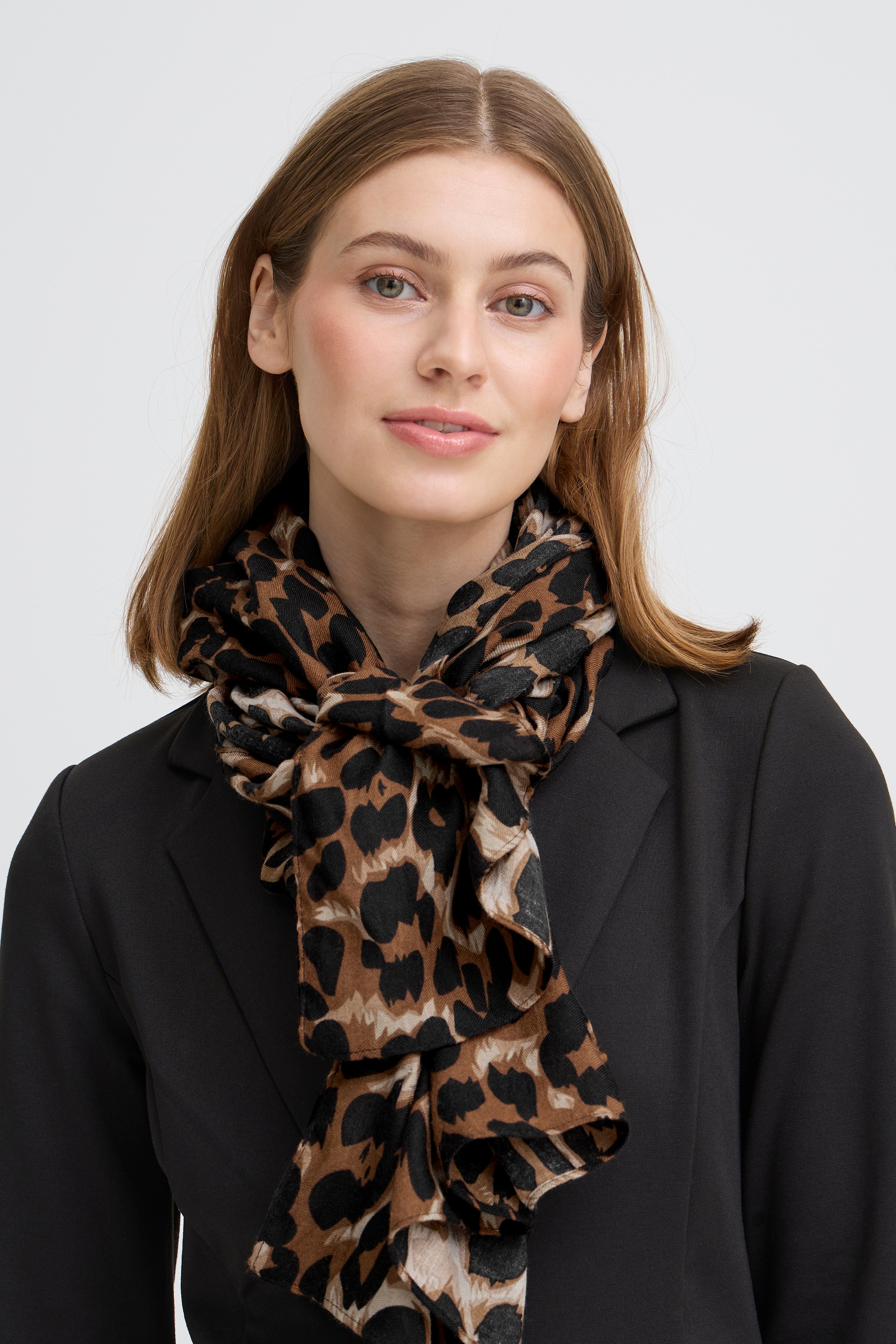 IAGATE Sjaal LOOKBOOK DETAIL 20125318-194008