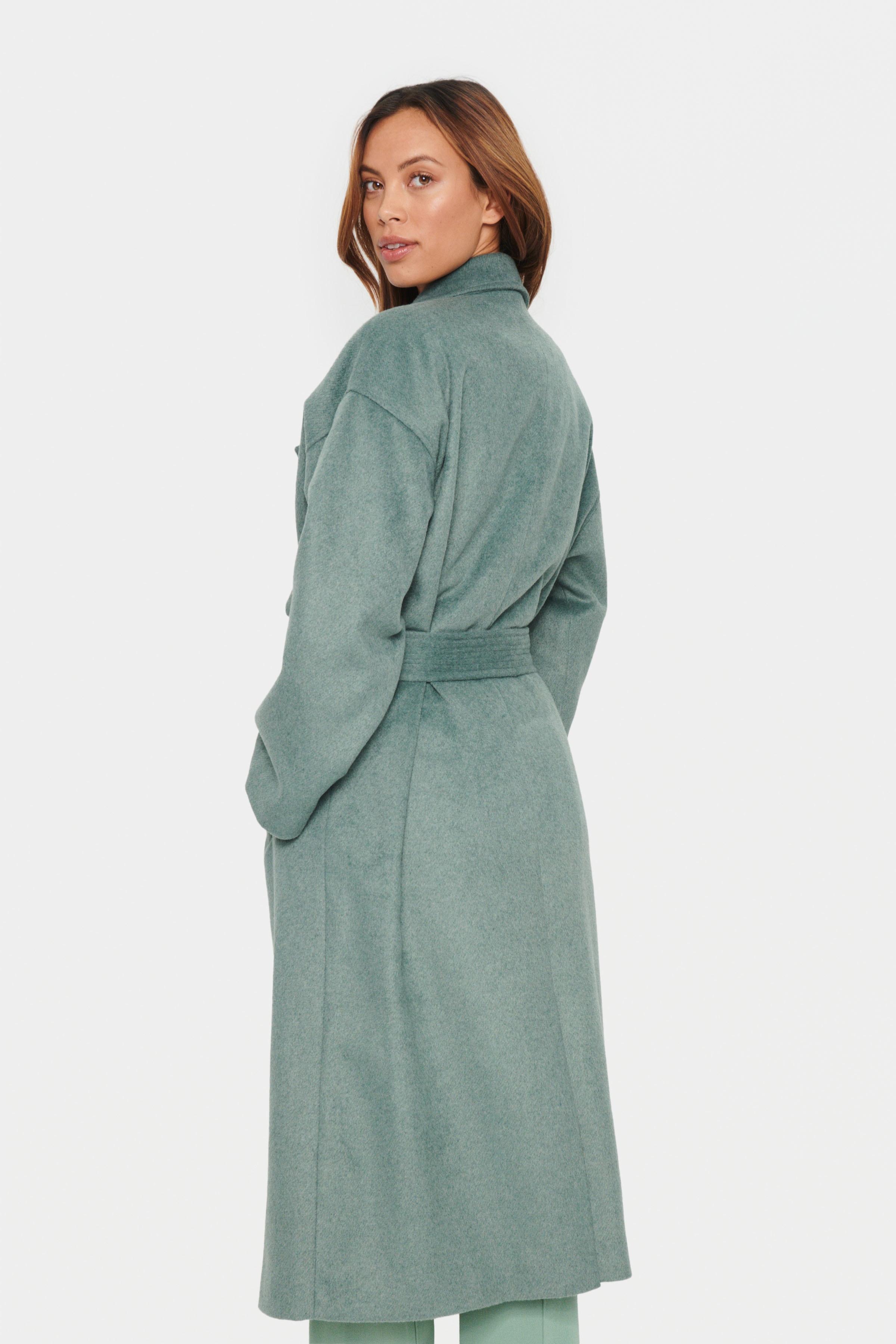 VeelSZ Coat LOOKBOOK BACK 30512522-1658081