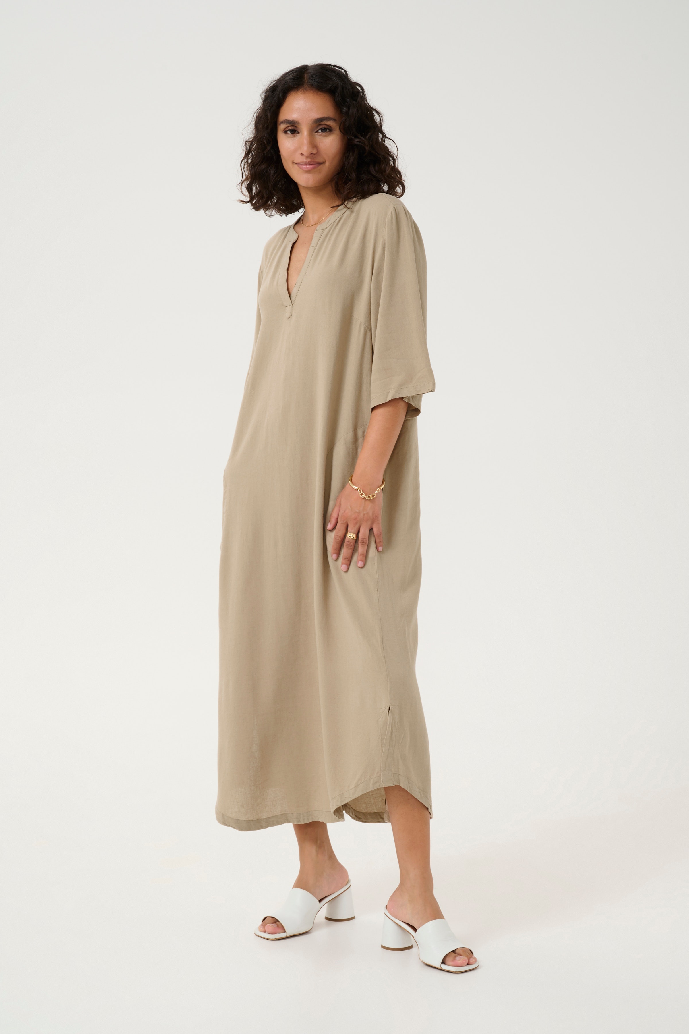 KAmilia Linen dress LOOKBOOK FRONT 10508312-171109