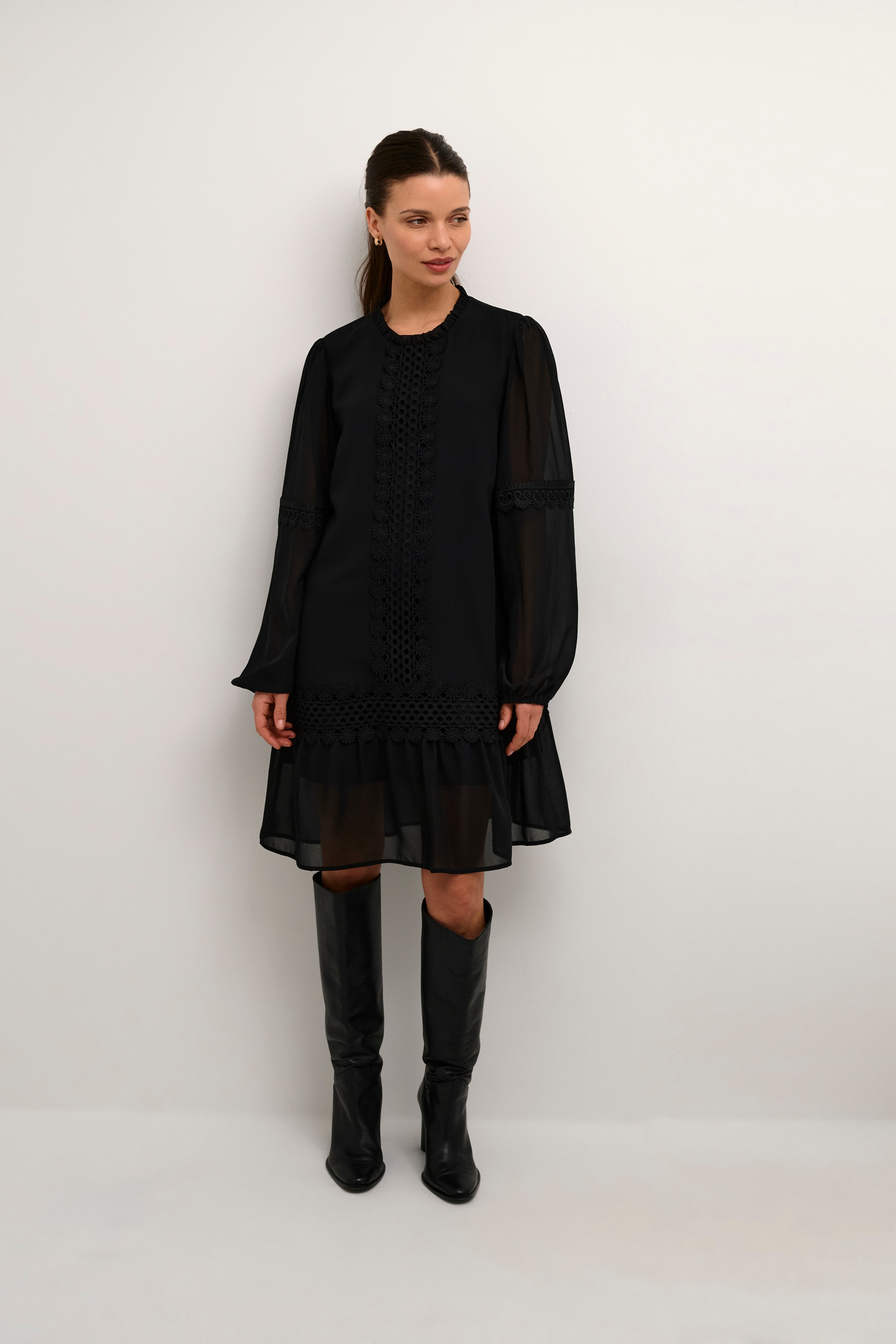 KAfreya Kjole LOOKBOOK FRONT 10508016-100121