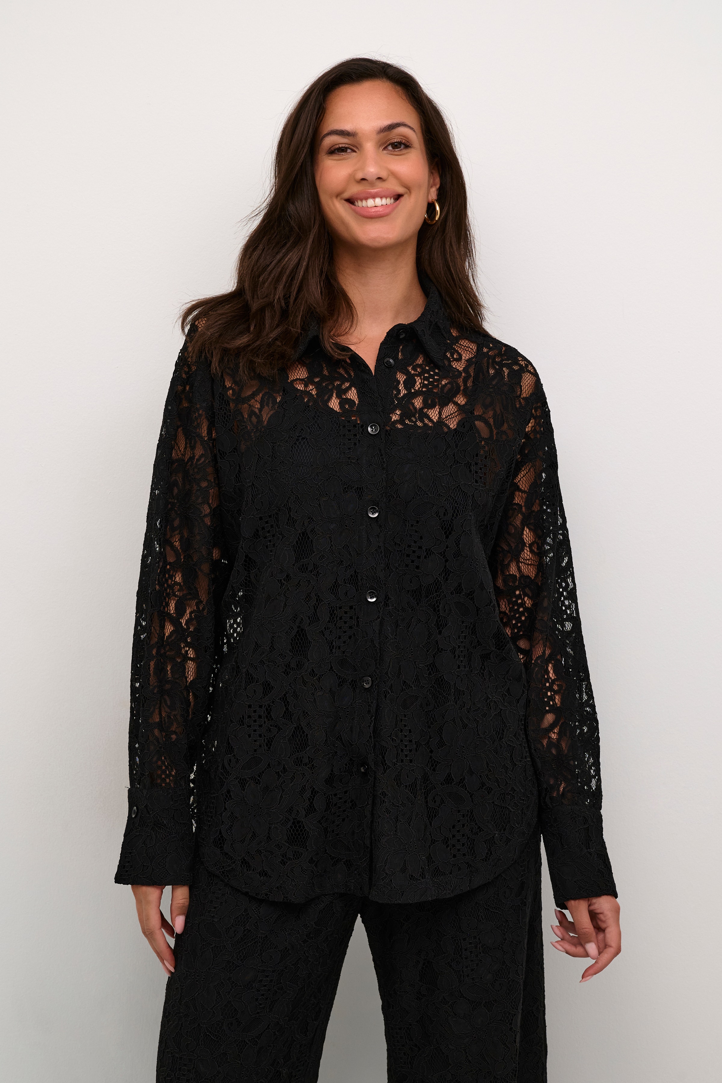 KAnelly Lace shirt LOOKBOOK FRONT 10509479-100121