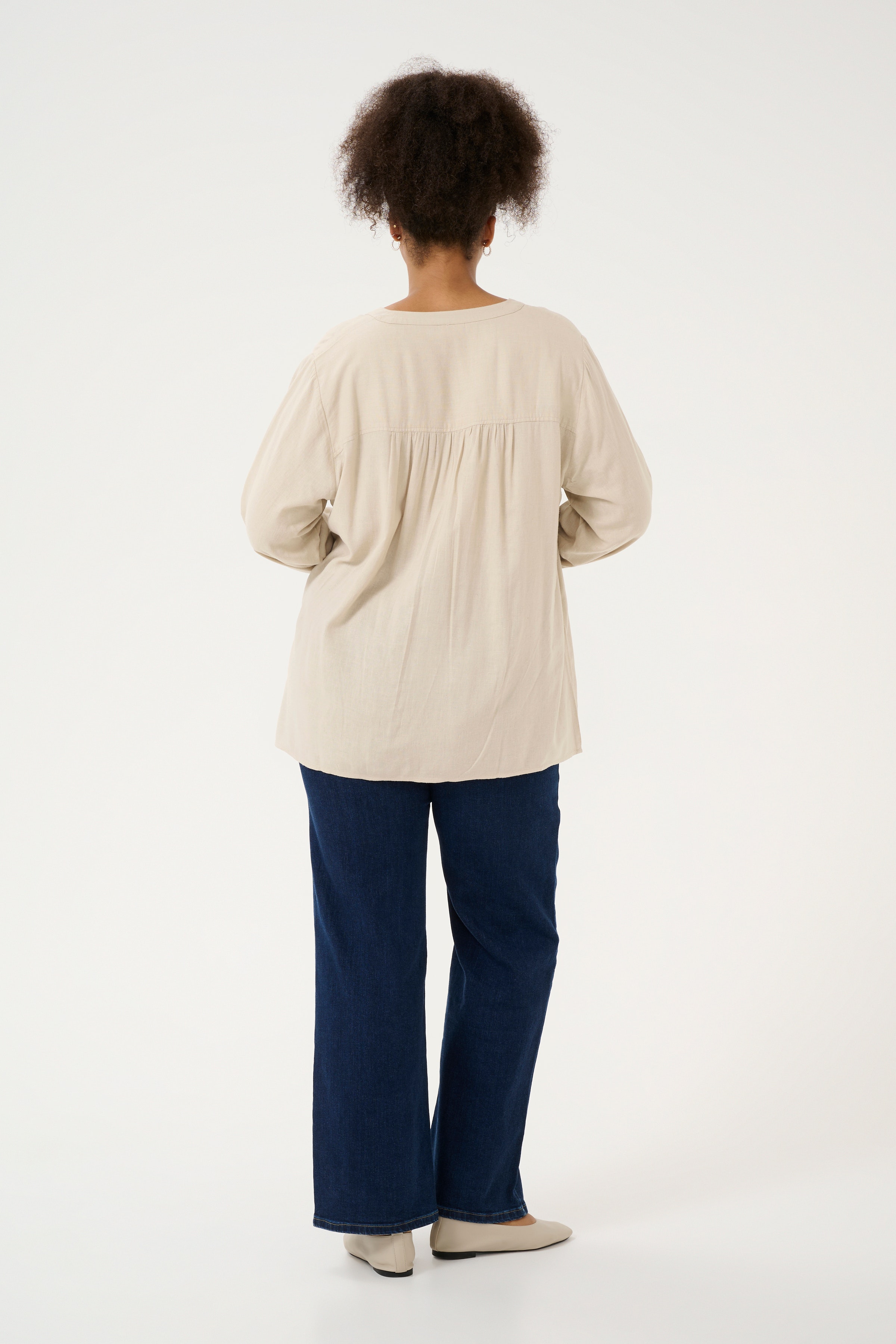 KCmille Linen blouse LOOKBOOK BACK 10582215-151305