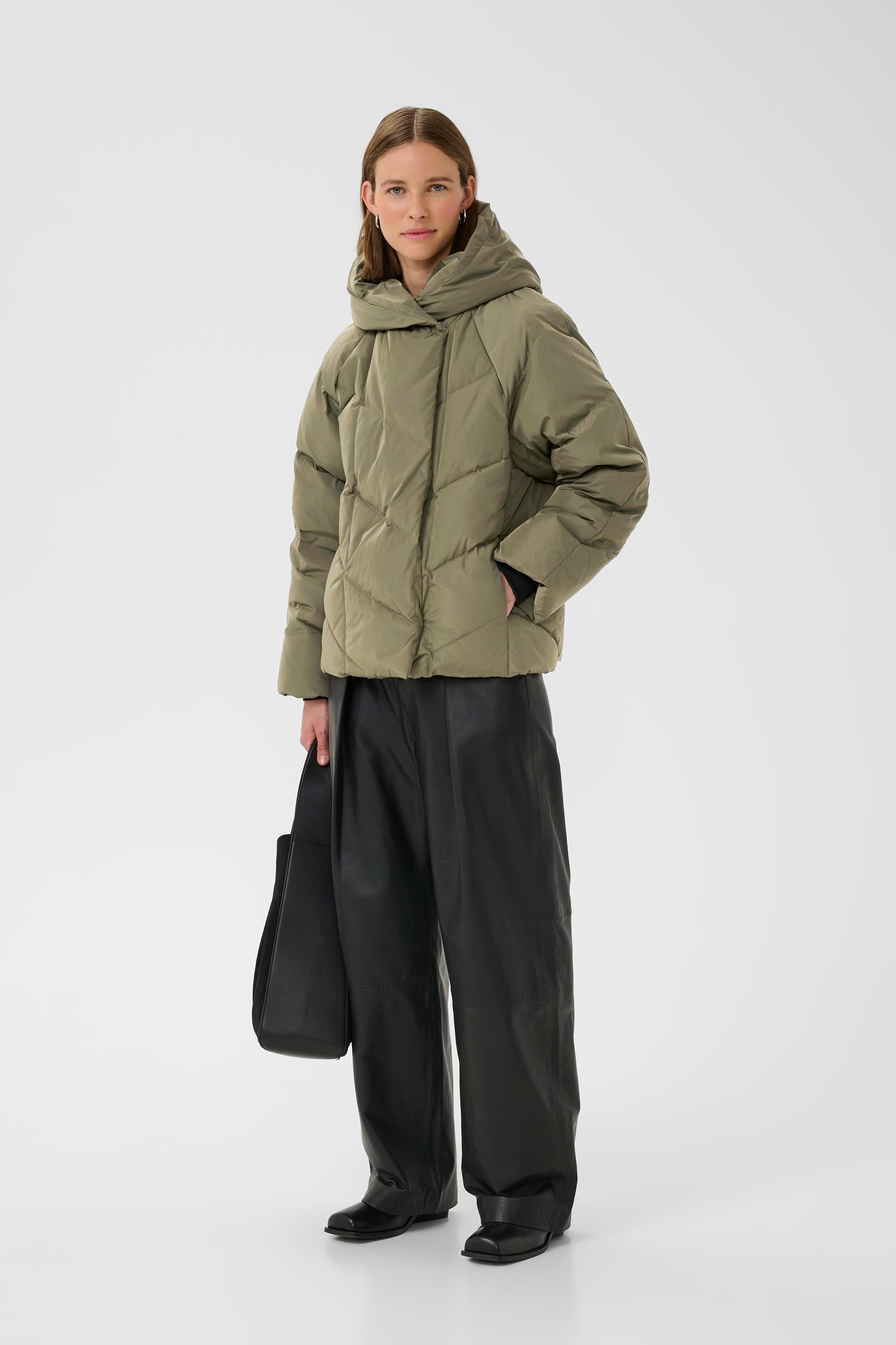 YazIW Daunen Mantel LOOKBOOK FRONT 30110619-190512