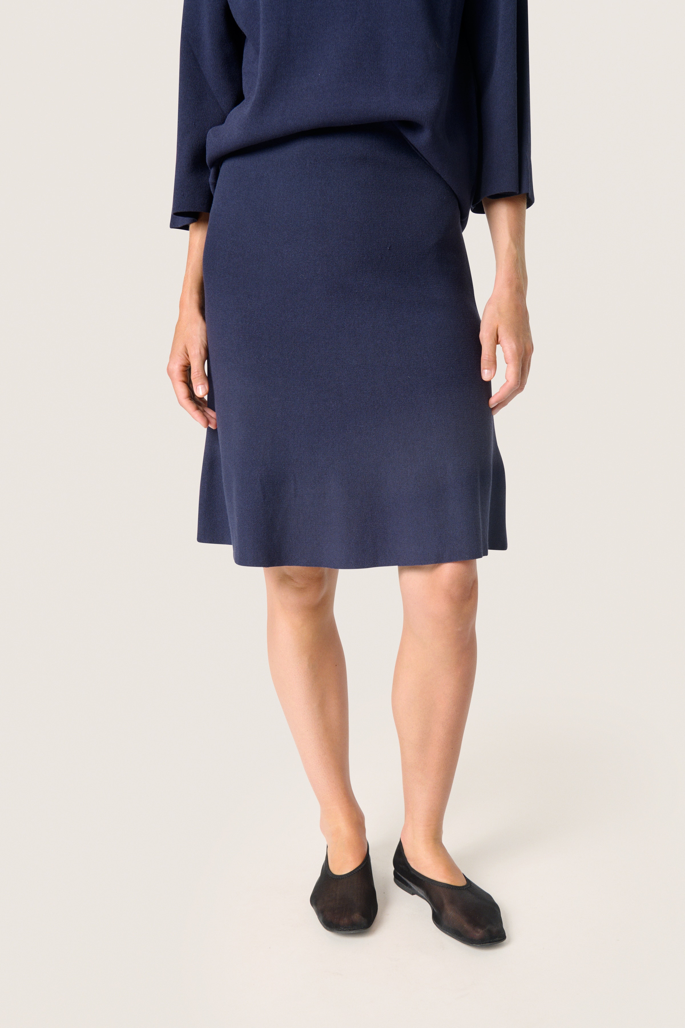 SLIndianna Kjol LOOKBOOK FRONT 30407403-193924