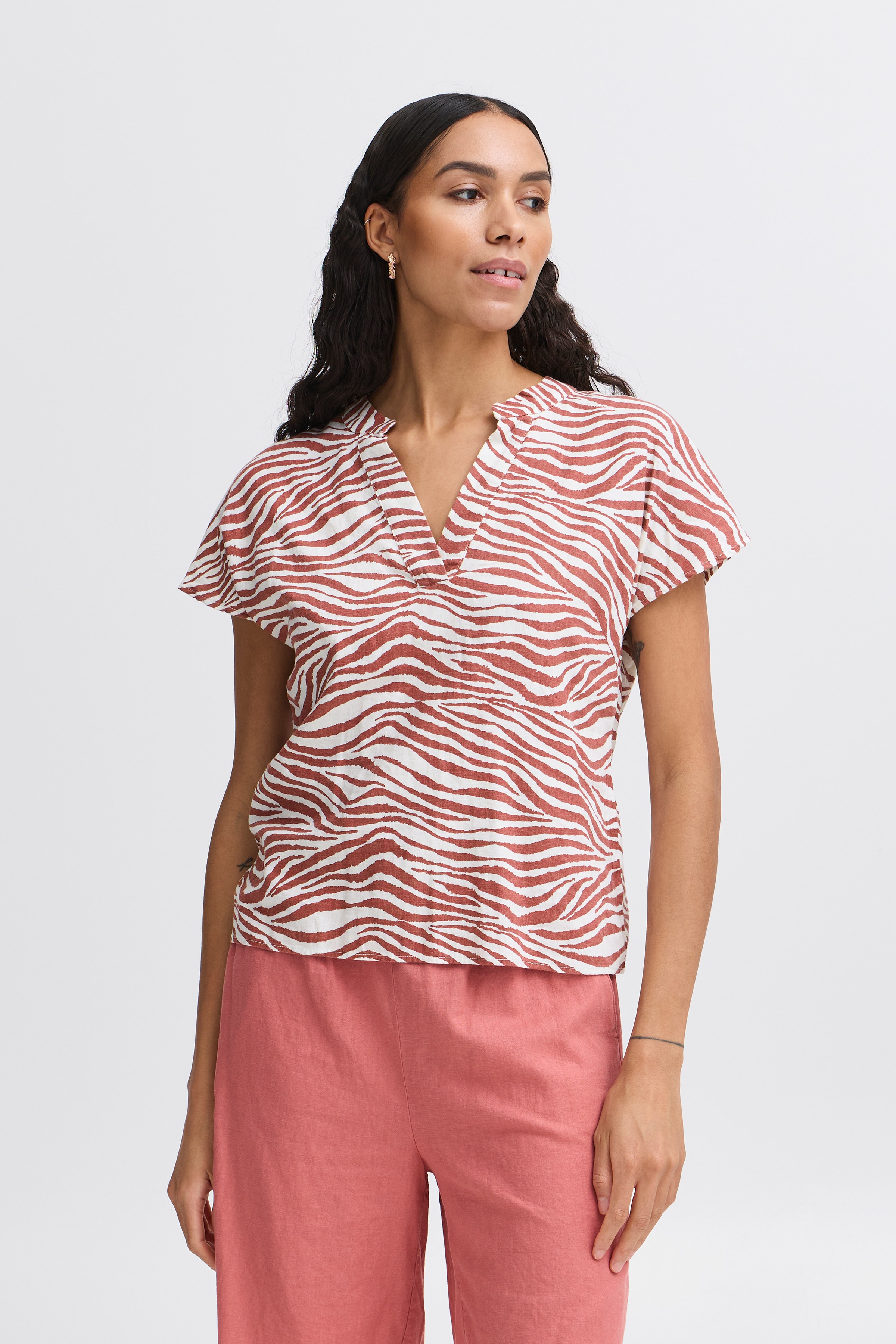 BYFALAKKA Blus LOOKBOOK FRONT 20816603-204541