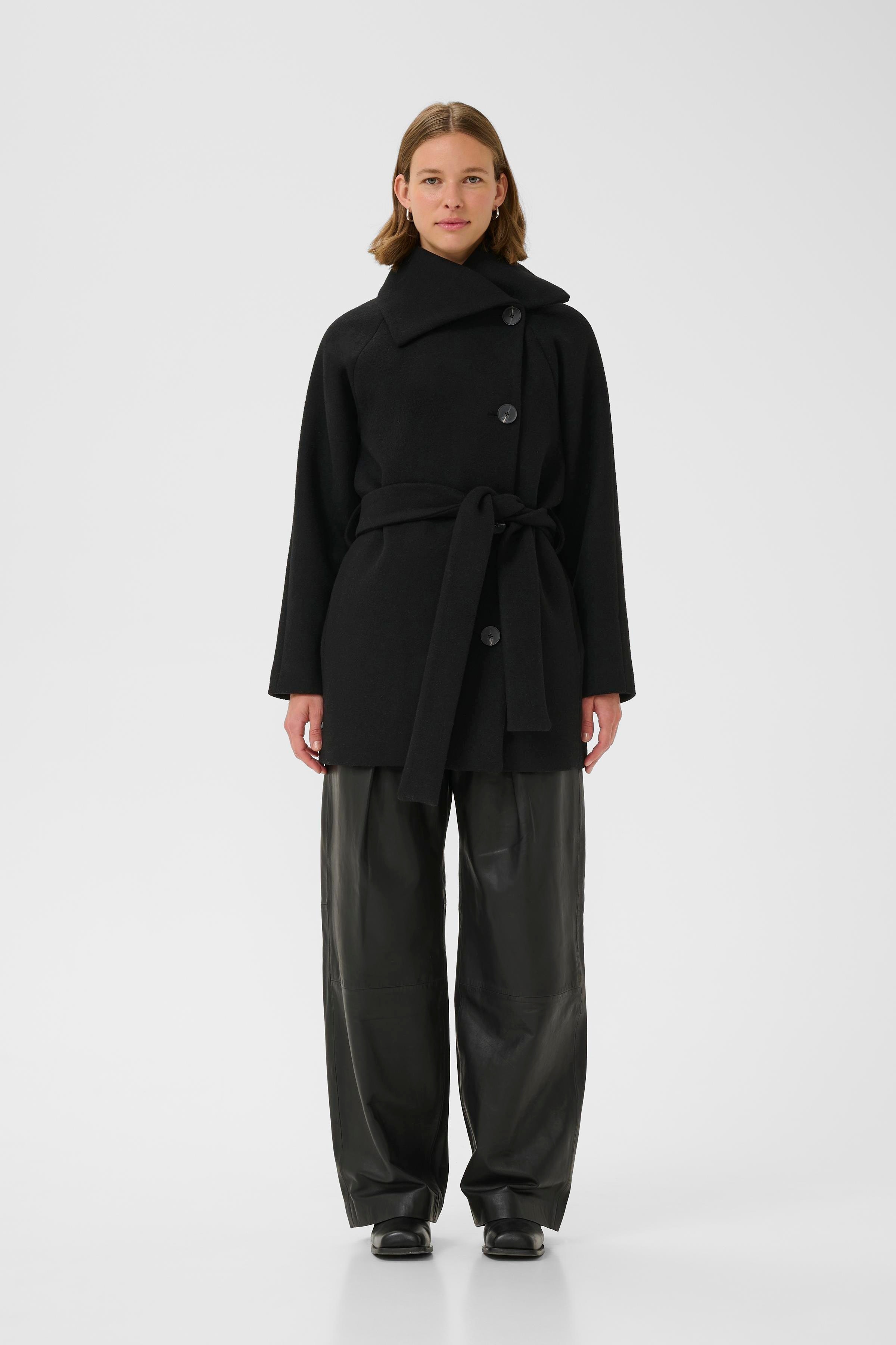 YunahIW Coat LOOKBOOK FRONT 30110611-194008