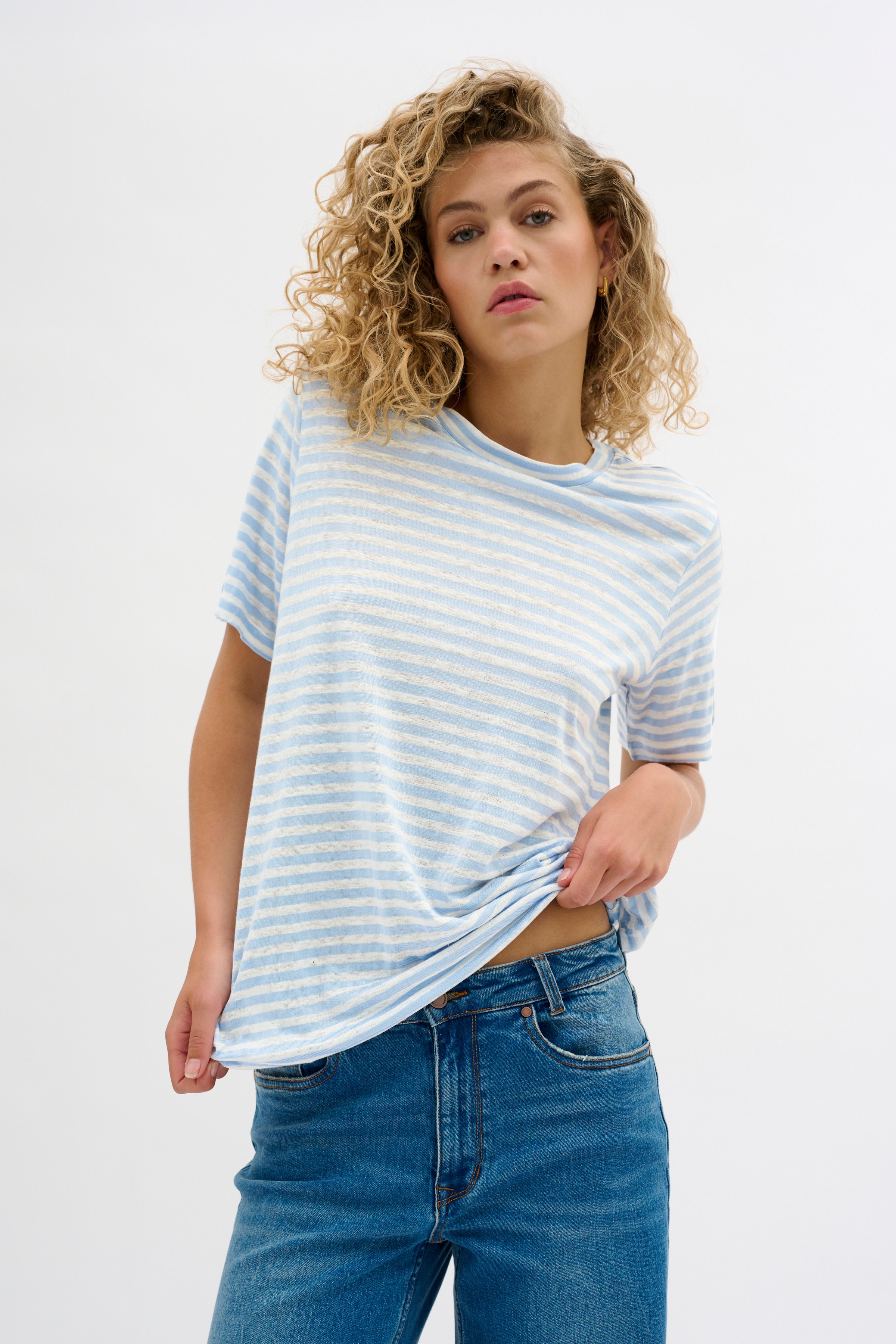 LisaMW Linen T-shirt LOOKBOOK FRONT 10704599-105435