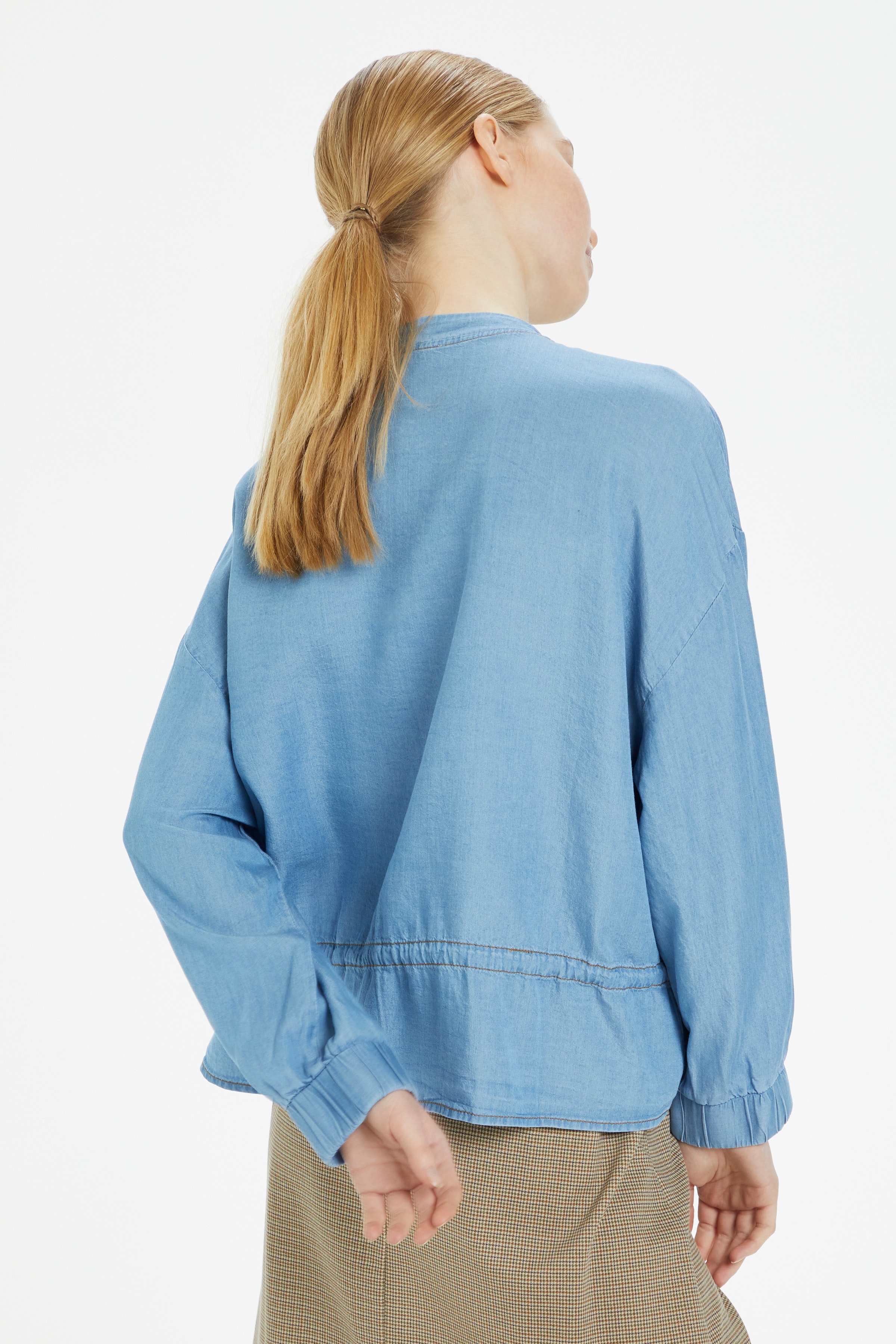 CRSuna Jacka LOOKBOOK BACK 10650528-100115