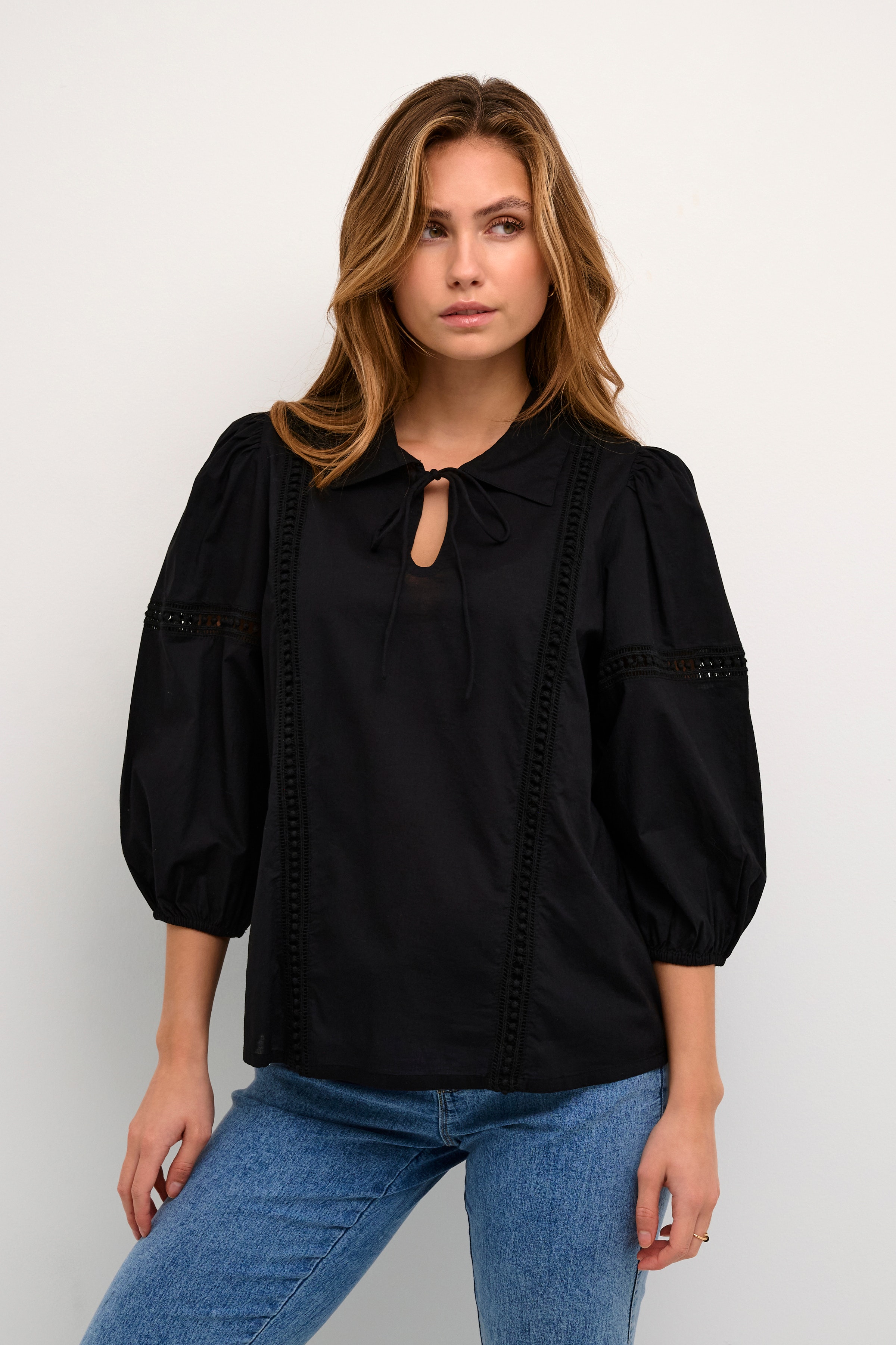 KAhannah Bluse LOOKBOOK FRONT 10507537-100121