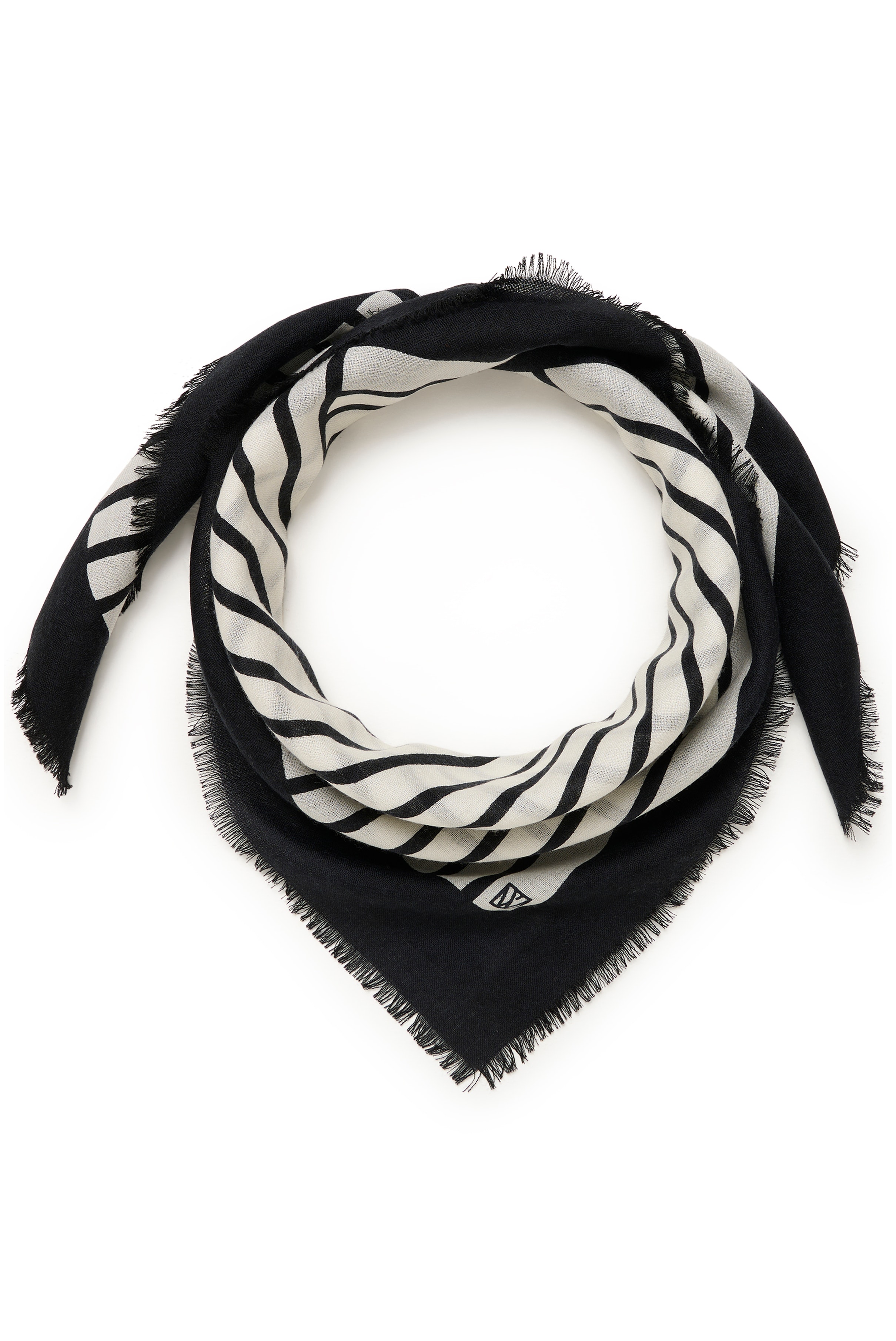 AmiIW Scarf PACK FRONT 30110773-304068
