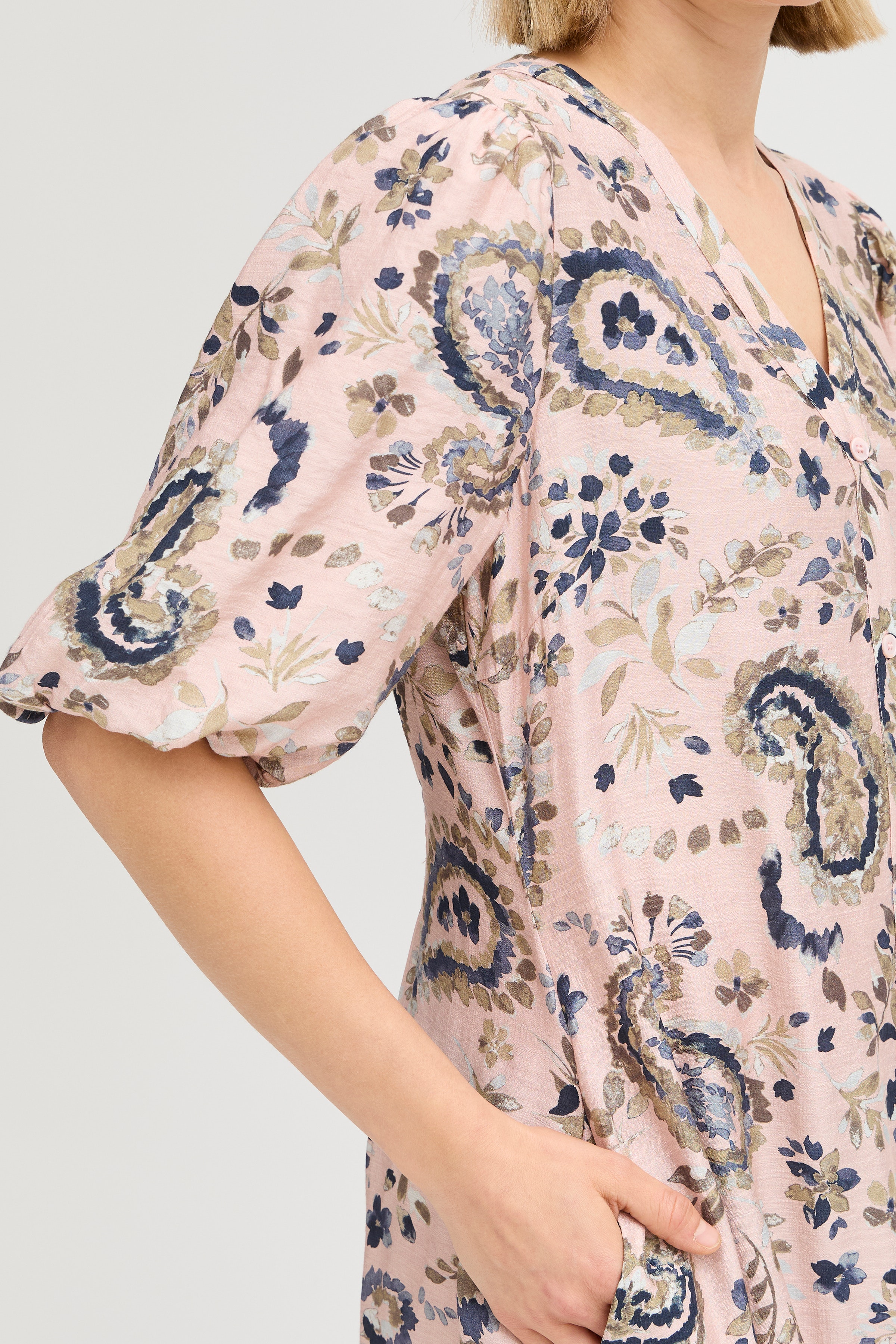 FRARIANA Kjole LOOKBOOK DETAIL 20615423-204401