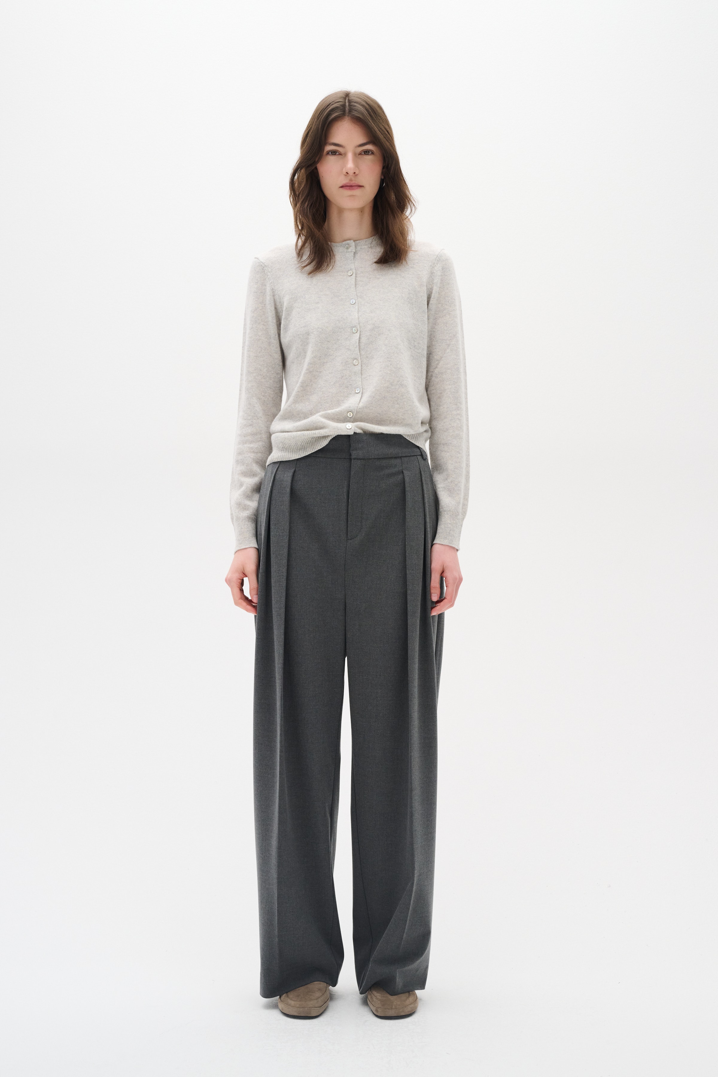 LukkaIW Kaschmir Cardigan LOOKBOOK FRONT 30107630-10045