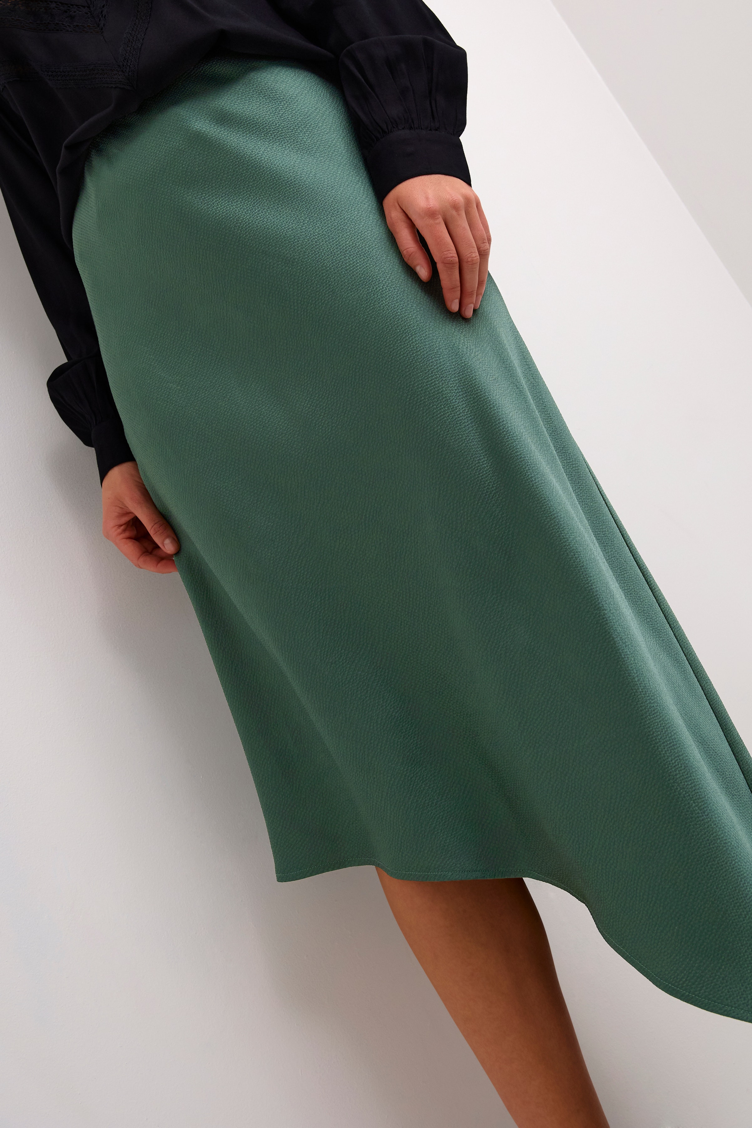 KAdonna Skirt LOOKBOOK DETAIL 10509250-185913