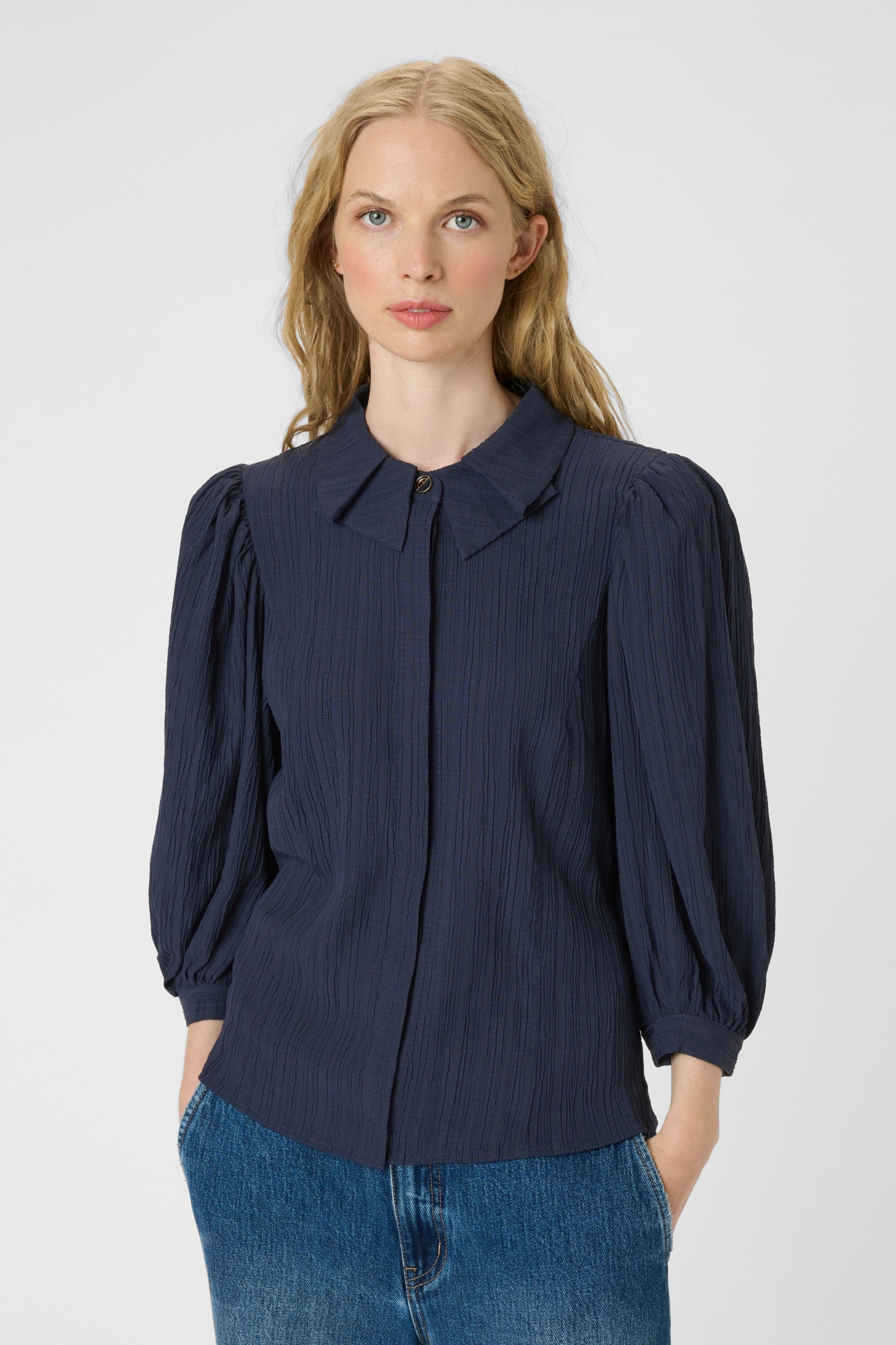 FrostyKB Blouse LOOKBOOK FRONT 10103415-193921