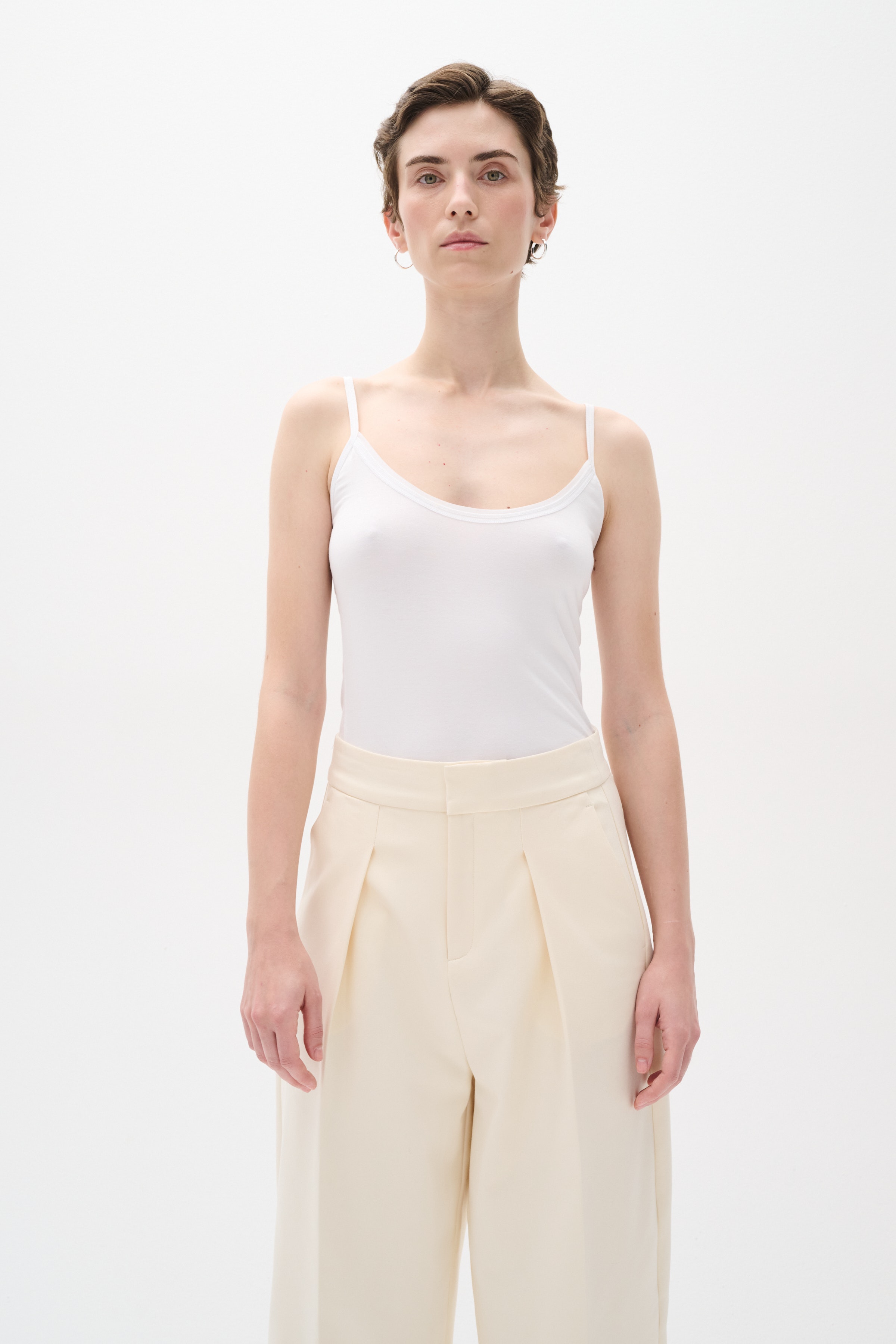 Finesse Top LOOKBOOK FRONT 30100292-10090