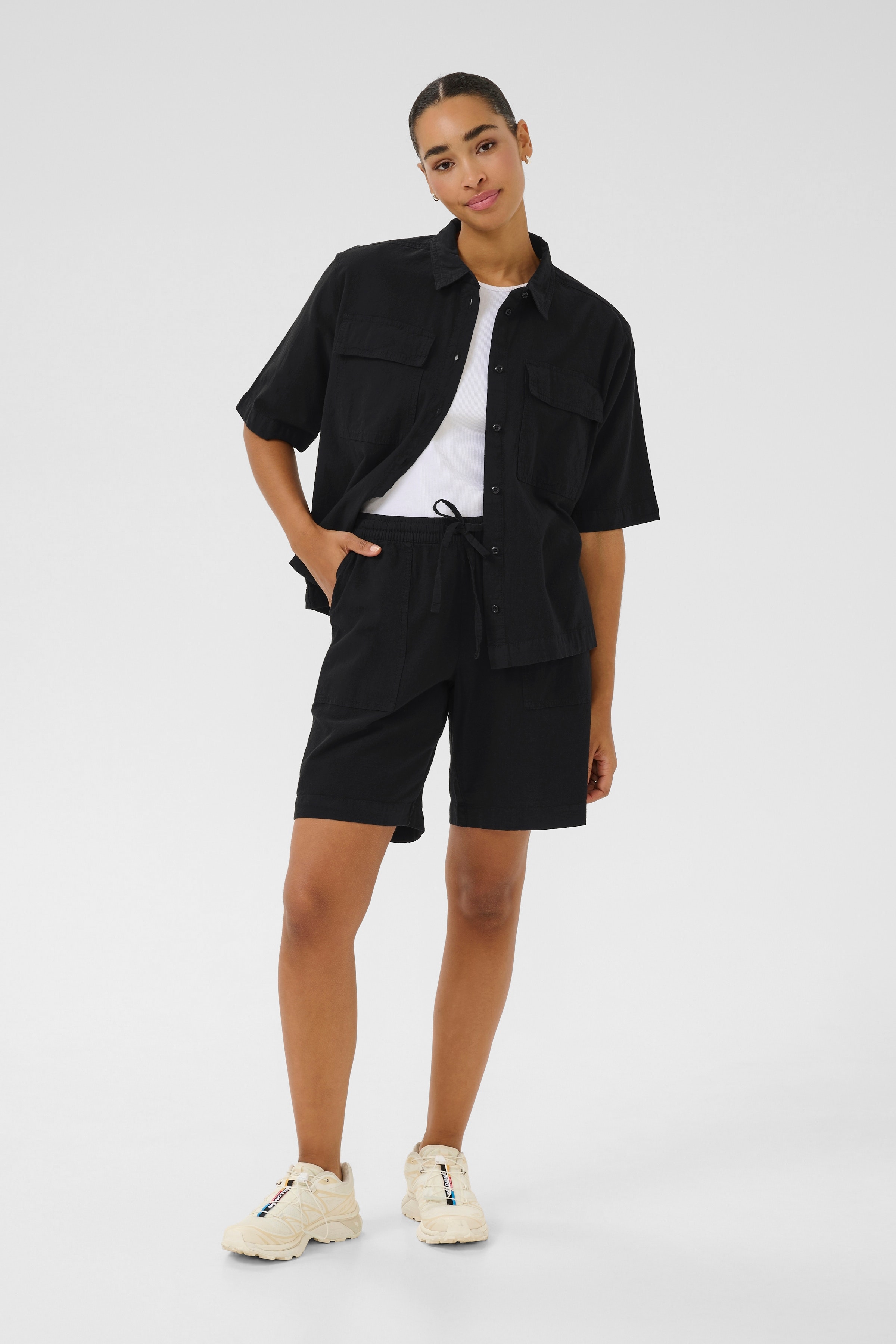 KAnaya Shorts LOOKBOOK FRONT 10509502-100121