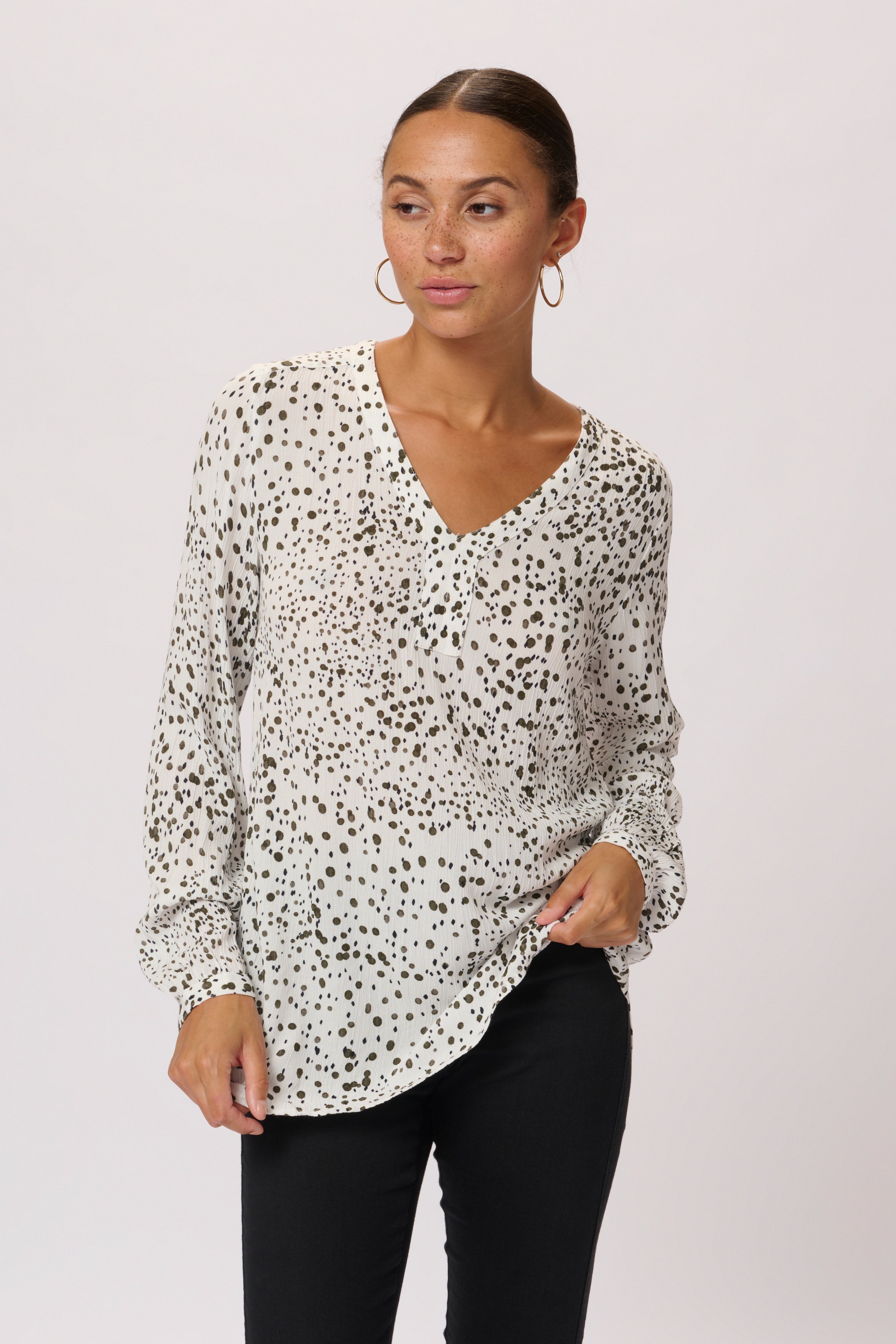 KAdebra Bluse LOOKBOOK FRONT 10505365-101210