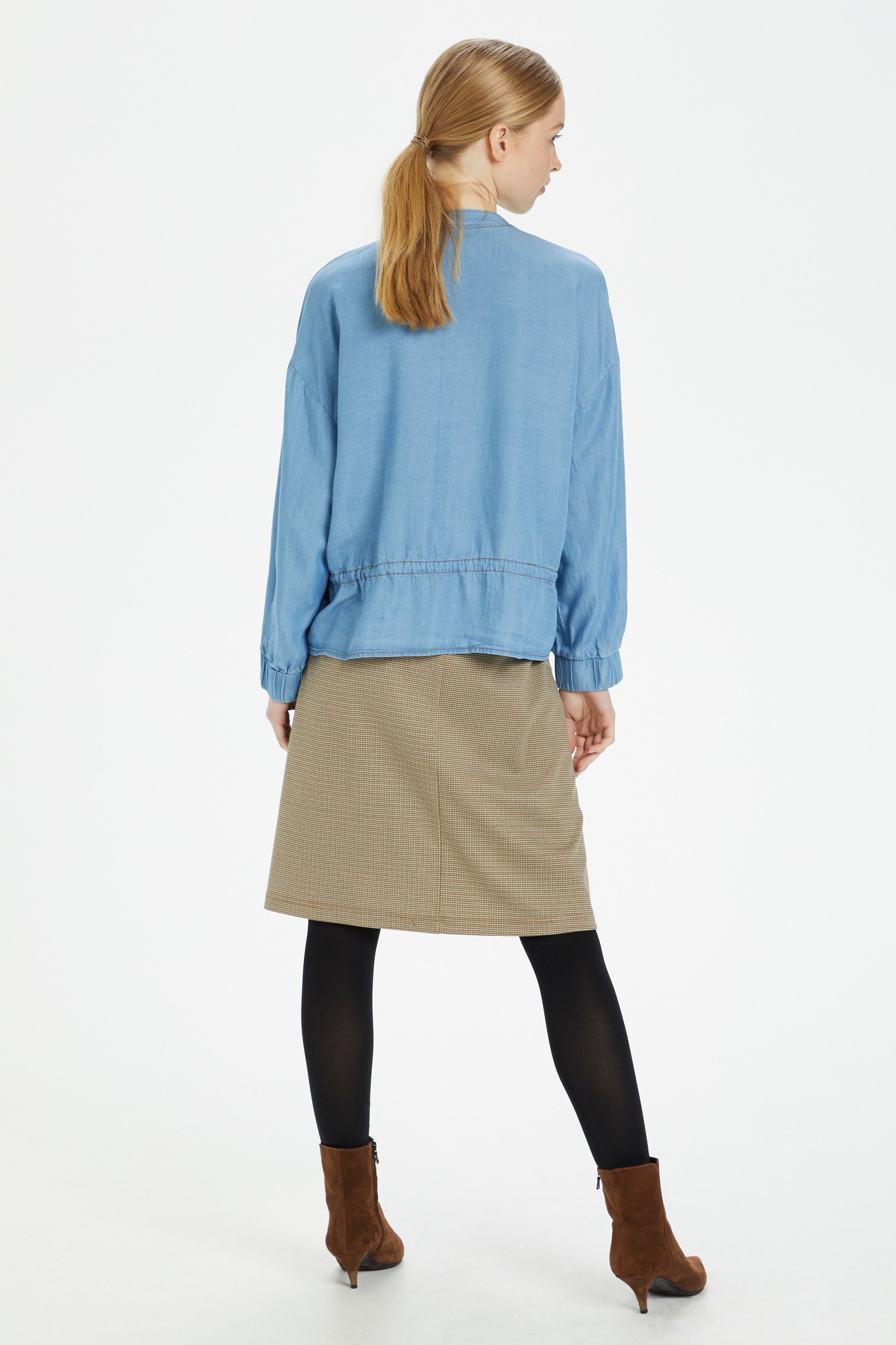 CRSuna Jacka LOOKBOOK BACK 10650528-100115
