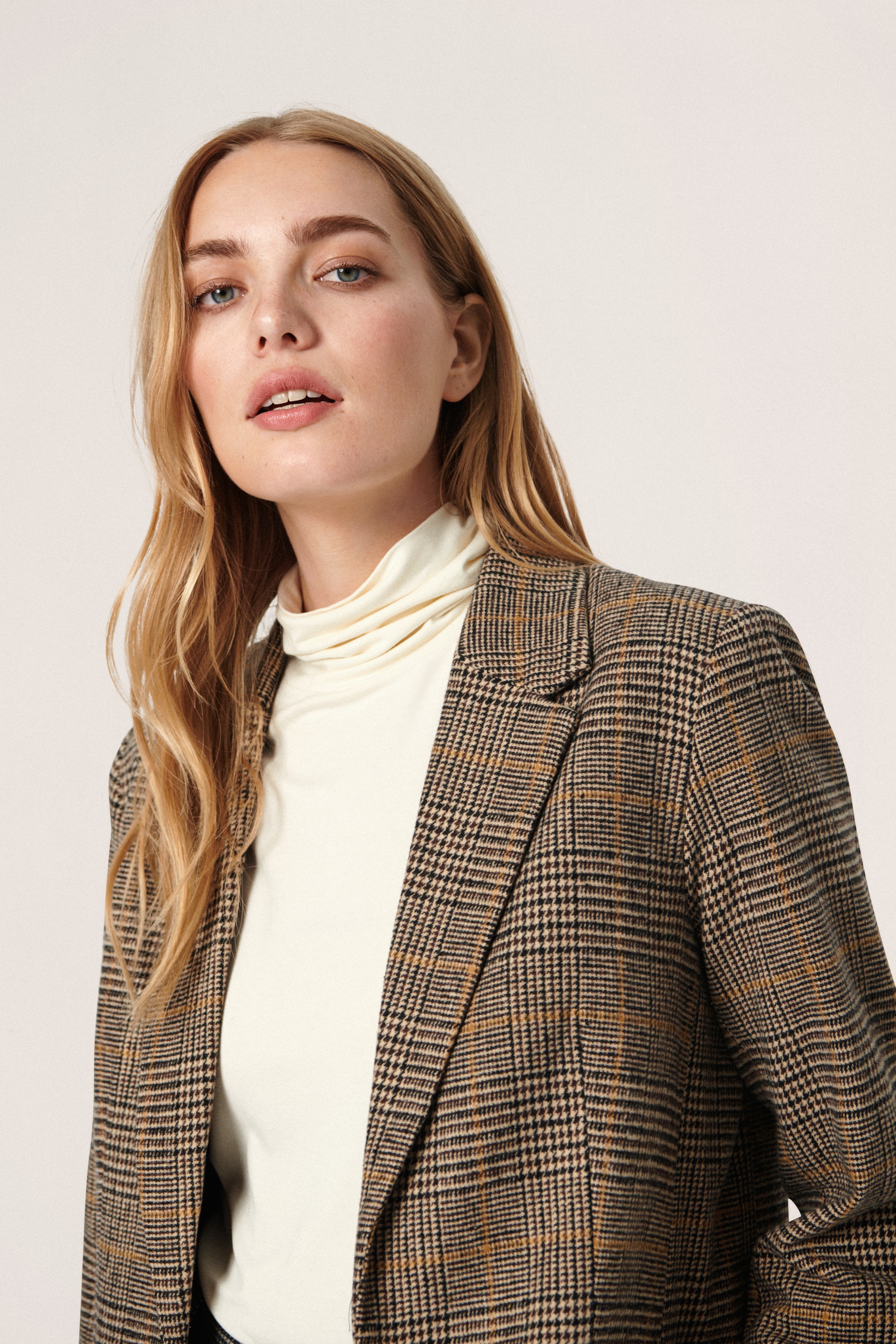 SLYara Blazer LOOKBOOK DETAIL 30406332-301500