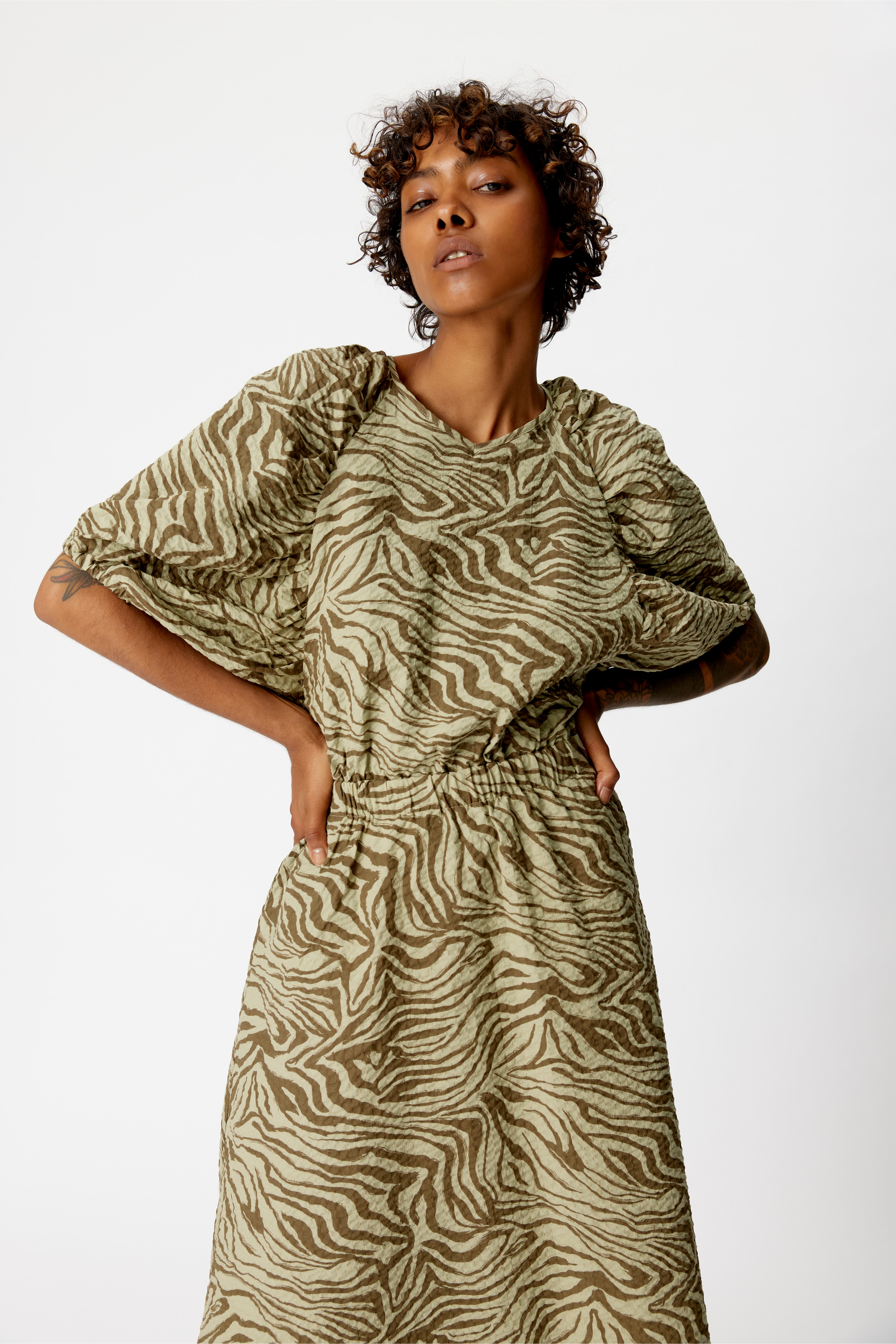 AveryGZ Kjole LOOKBOOK FRONT 10905397-101503