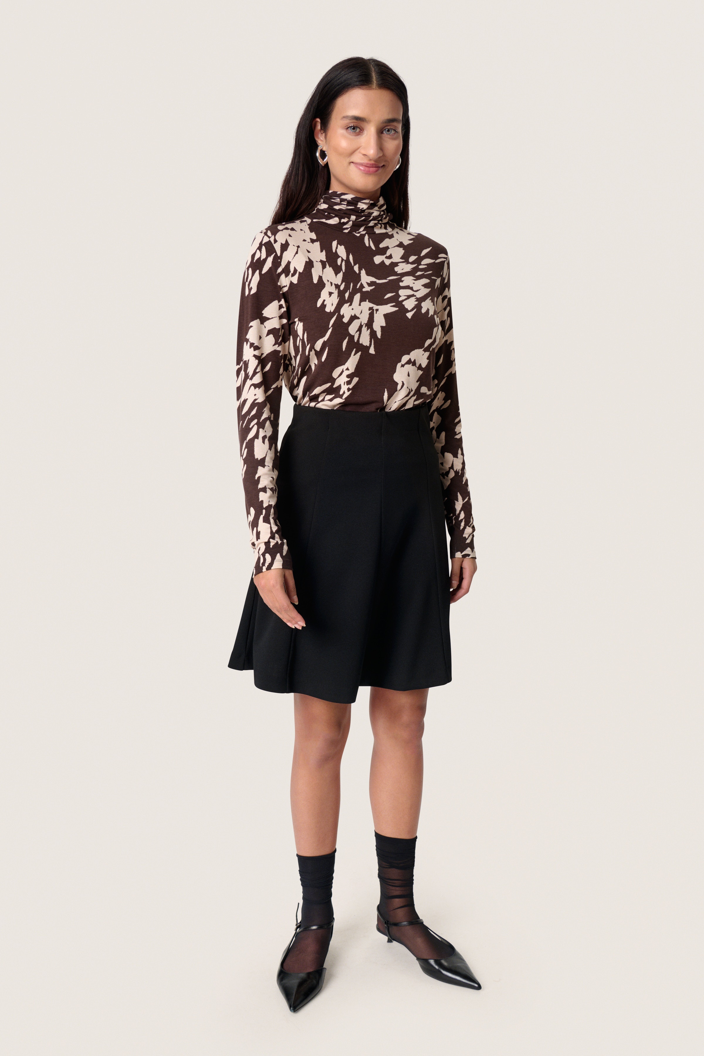 SLBea Skirt LOOKBOOK FRONT 30408063-194008