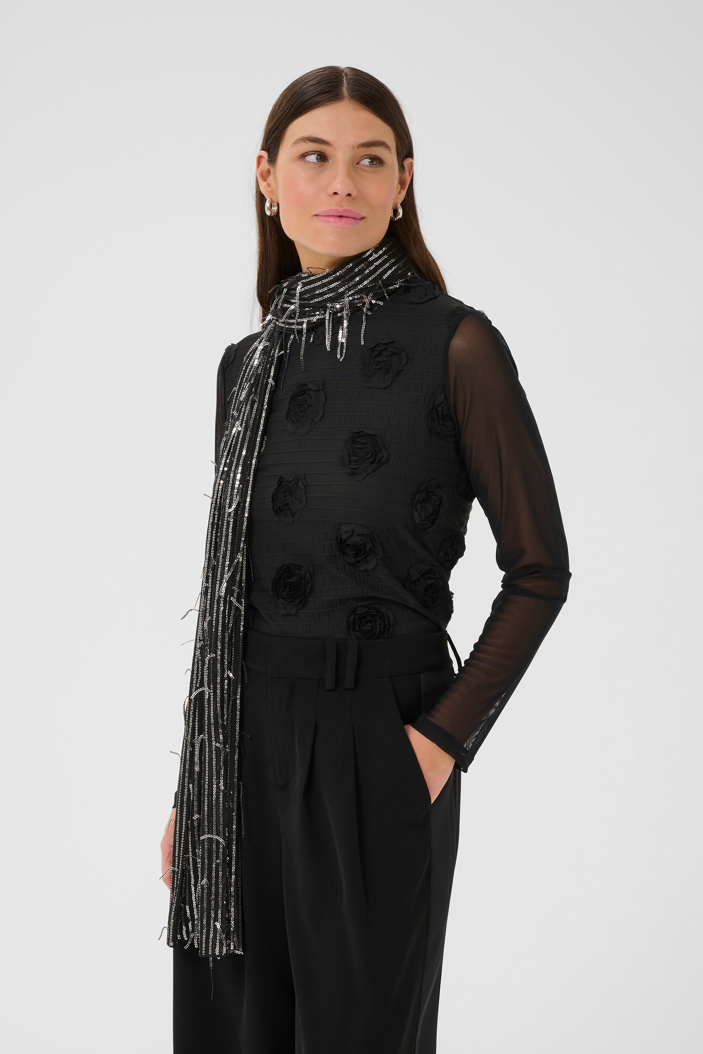 CUbling Sequin scarf LOOKBOOK FRONT 50112542-500003