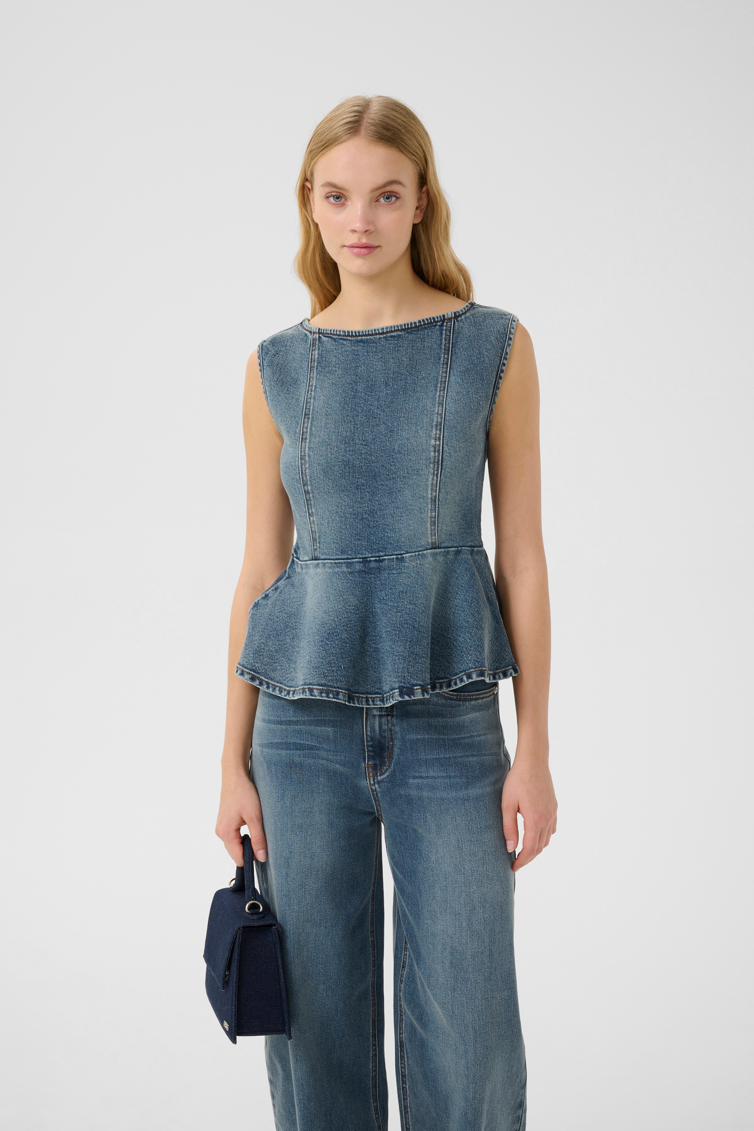 GZviva Denim top LOOKBOOK FRONT 10910572-108303