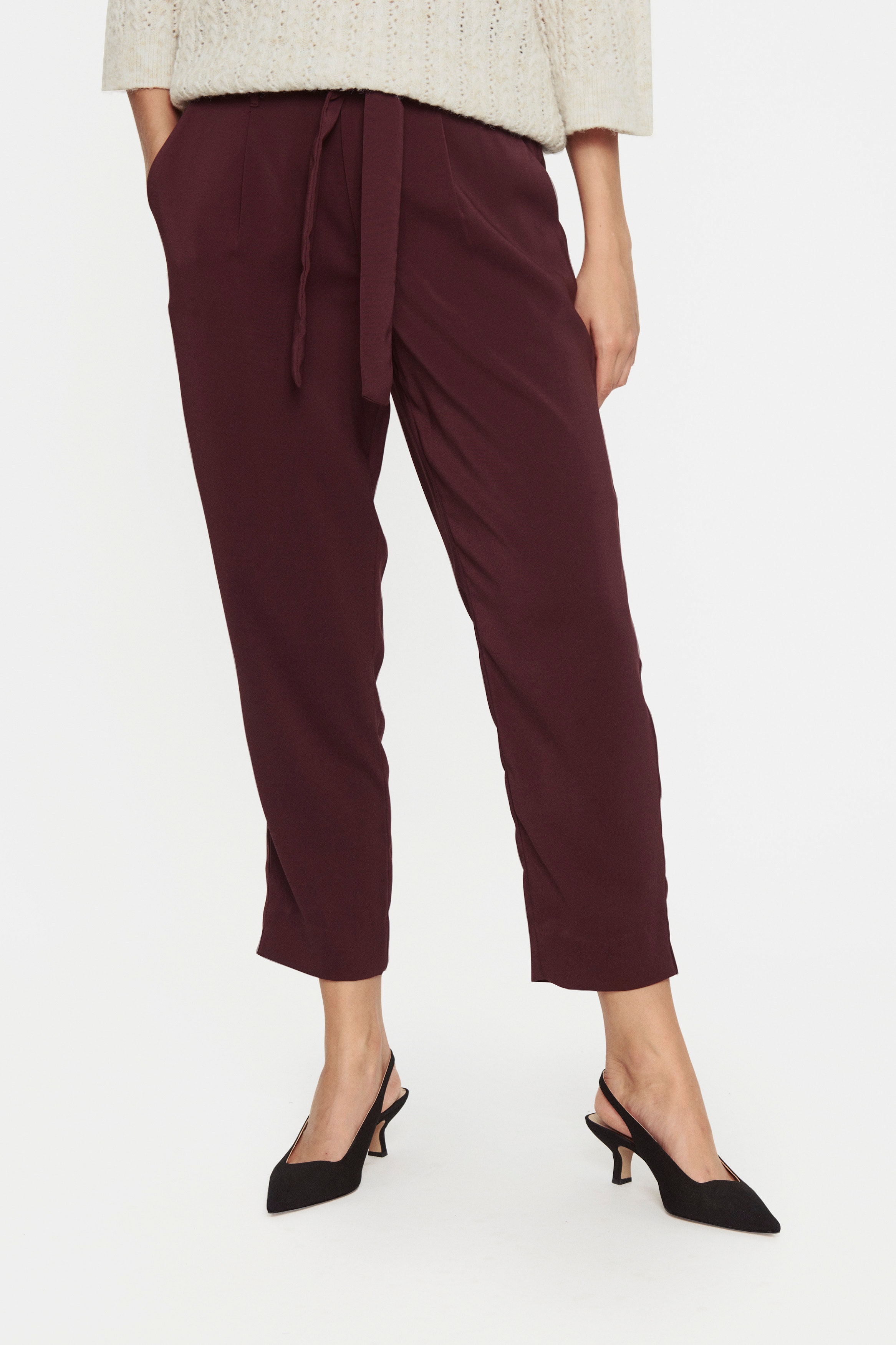 R5105, Trousers LOOKBOOK FRONT 30500419-191619