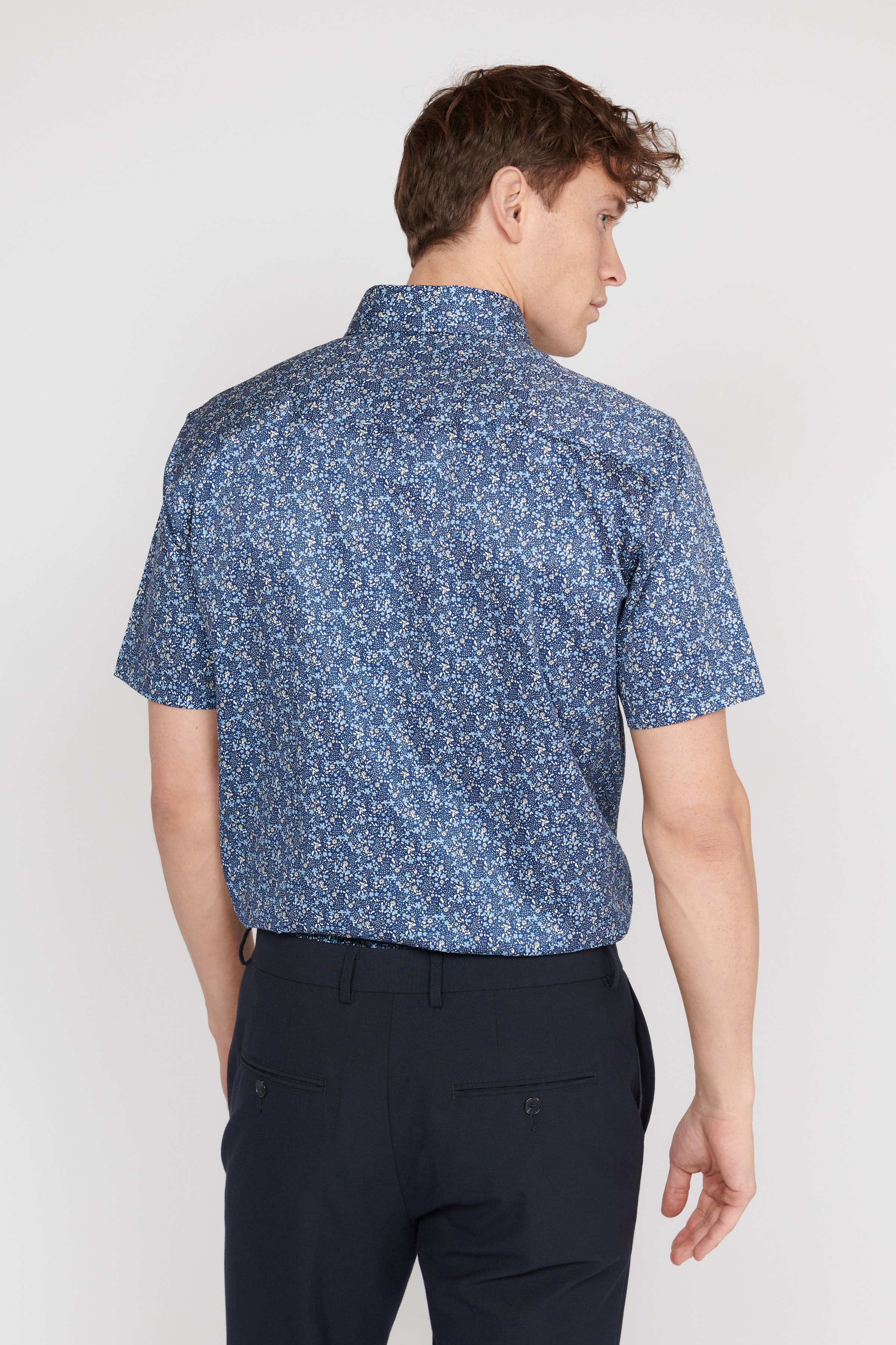 MAtrostol Shirt LOOKBOOK BACK 30207363-194011