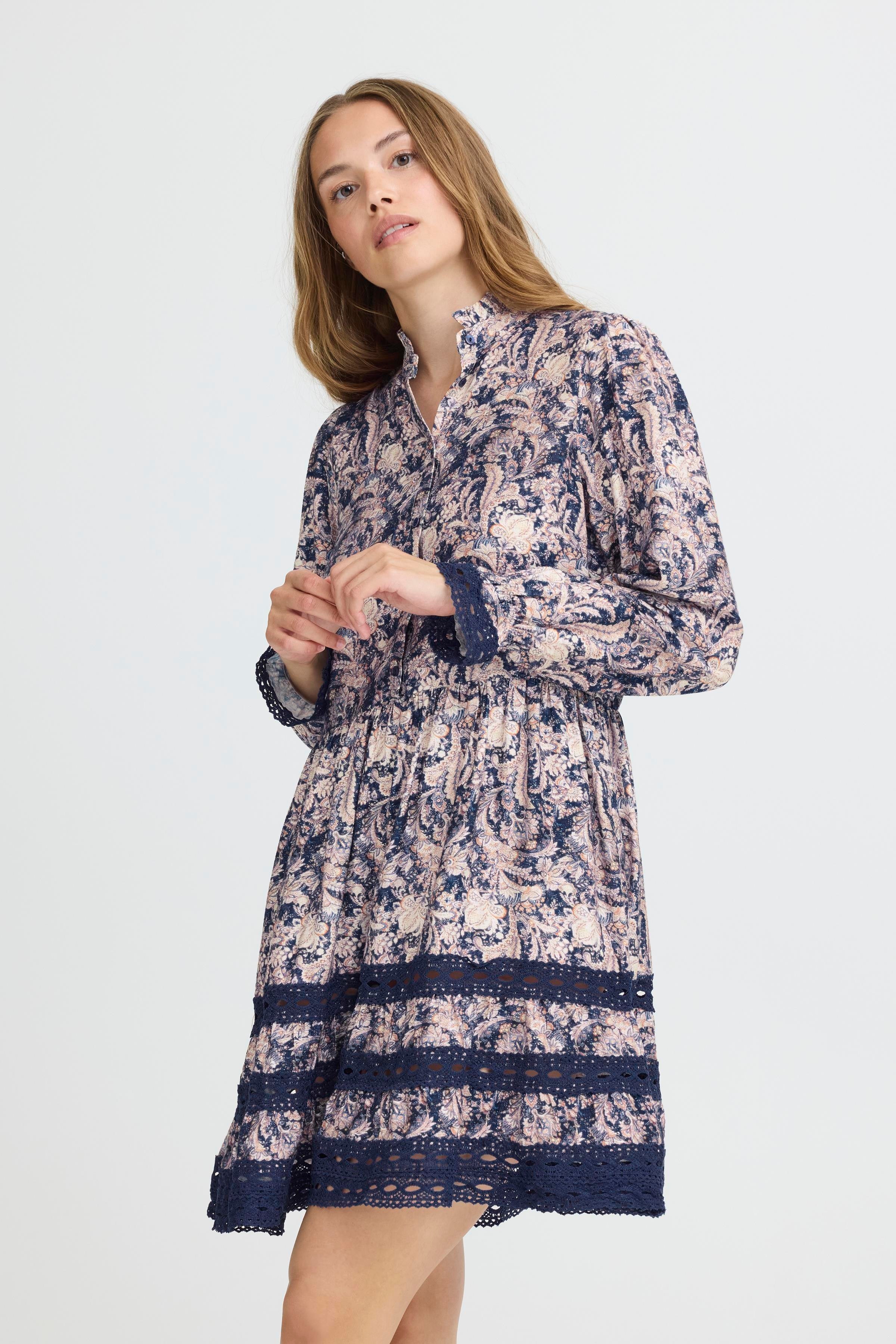 PZPERNILLE Kjole LOOKBOOK FRONT 50209132-205212