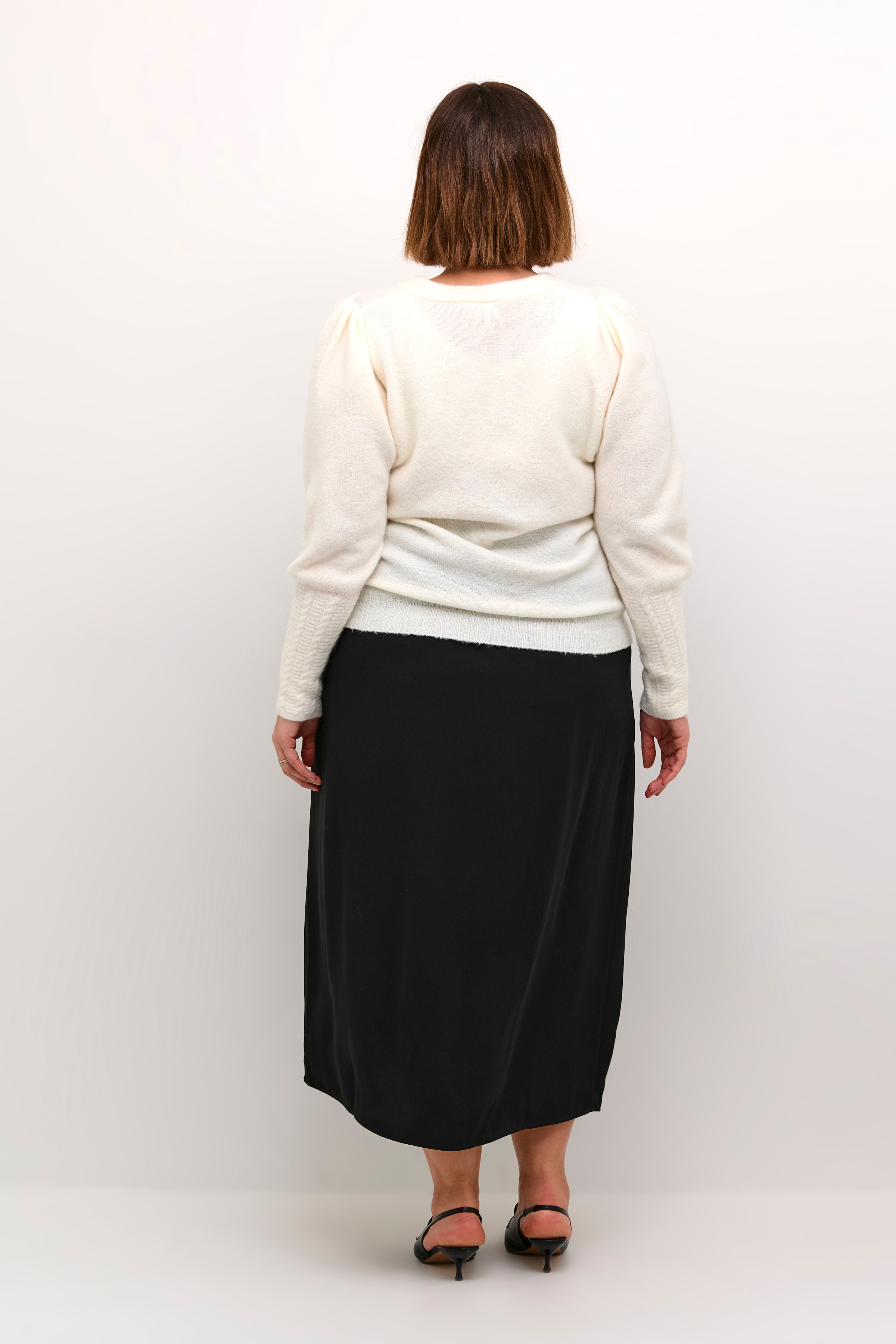 KCamalia Pullover LOOKBOOK BACK 10582714-110602