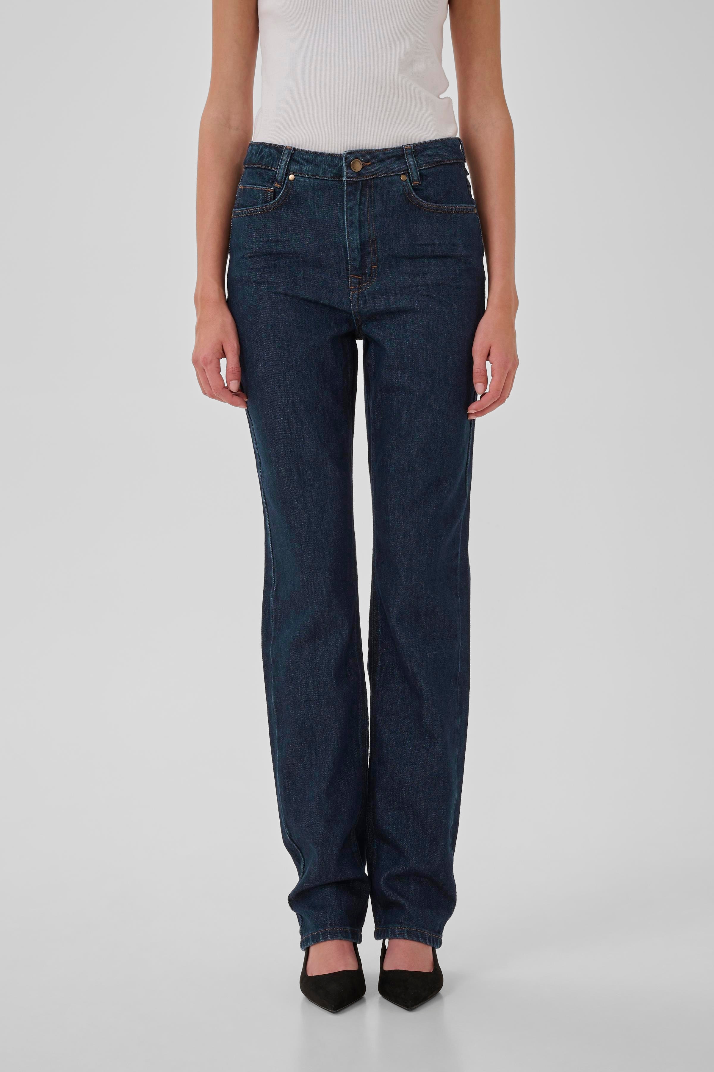 07 THE ISA HIGH STRAIGHT LOOKBOOK FRONT 10705264-100067
