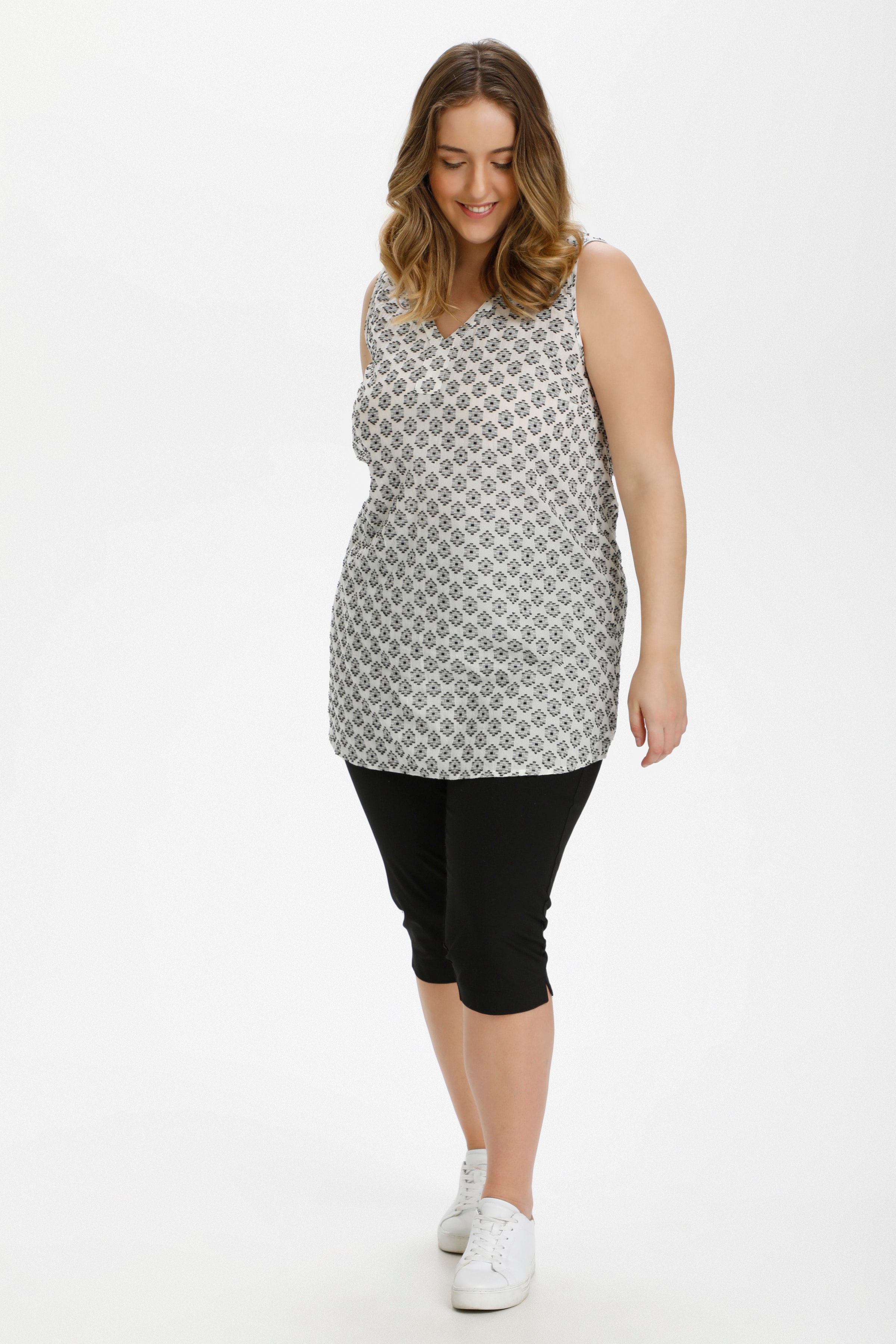KCprensa Tunic LOOKBOOK FRONT 10580407-101295