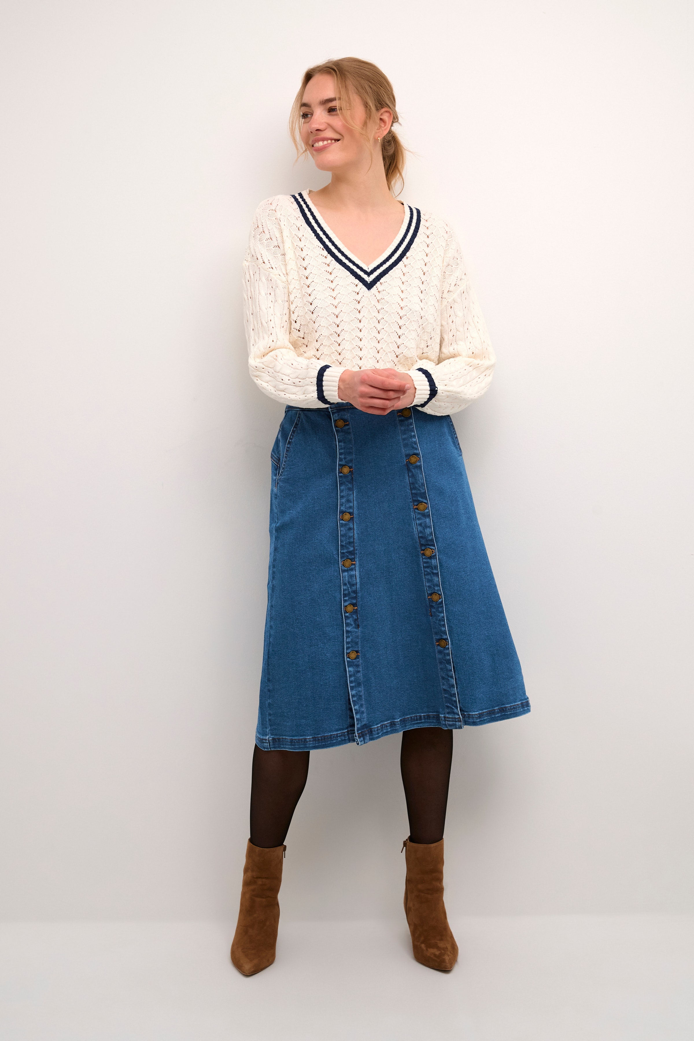 CRTin Skirt LOOKBOOK FRONT 10612179-105226