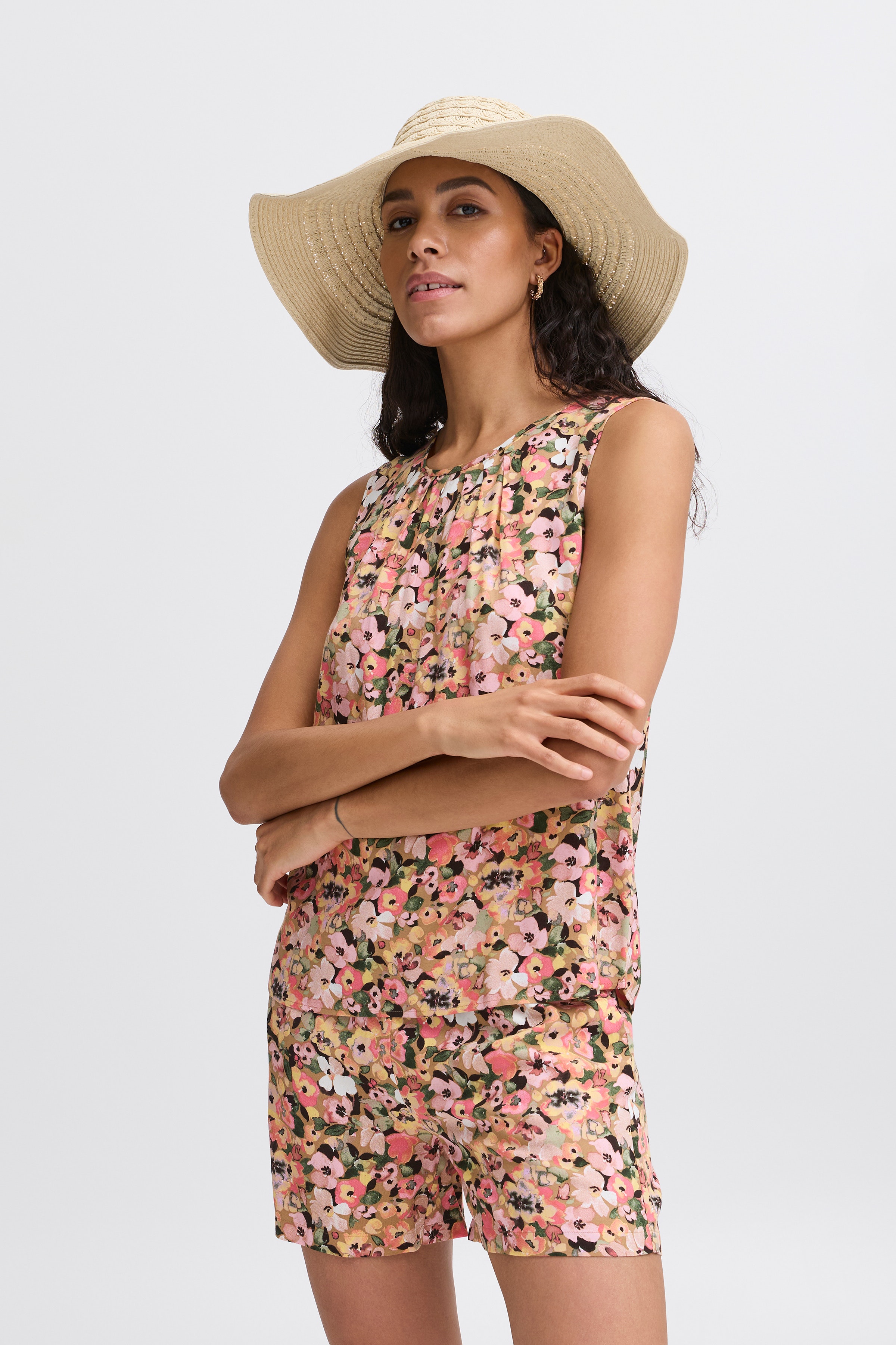 BYMMJOELLA Top LOOKBOOK FRONT 20811225-204525