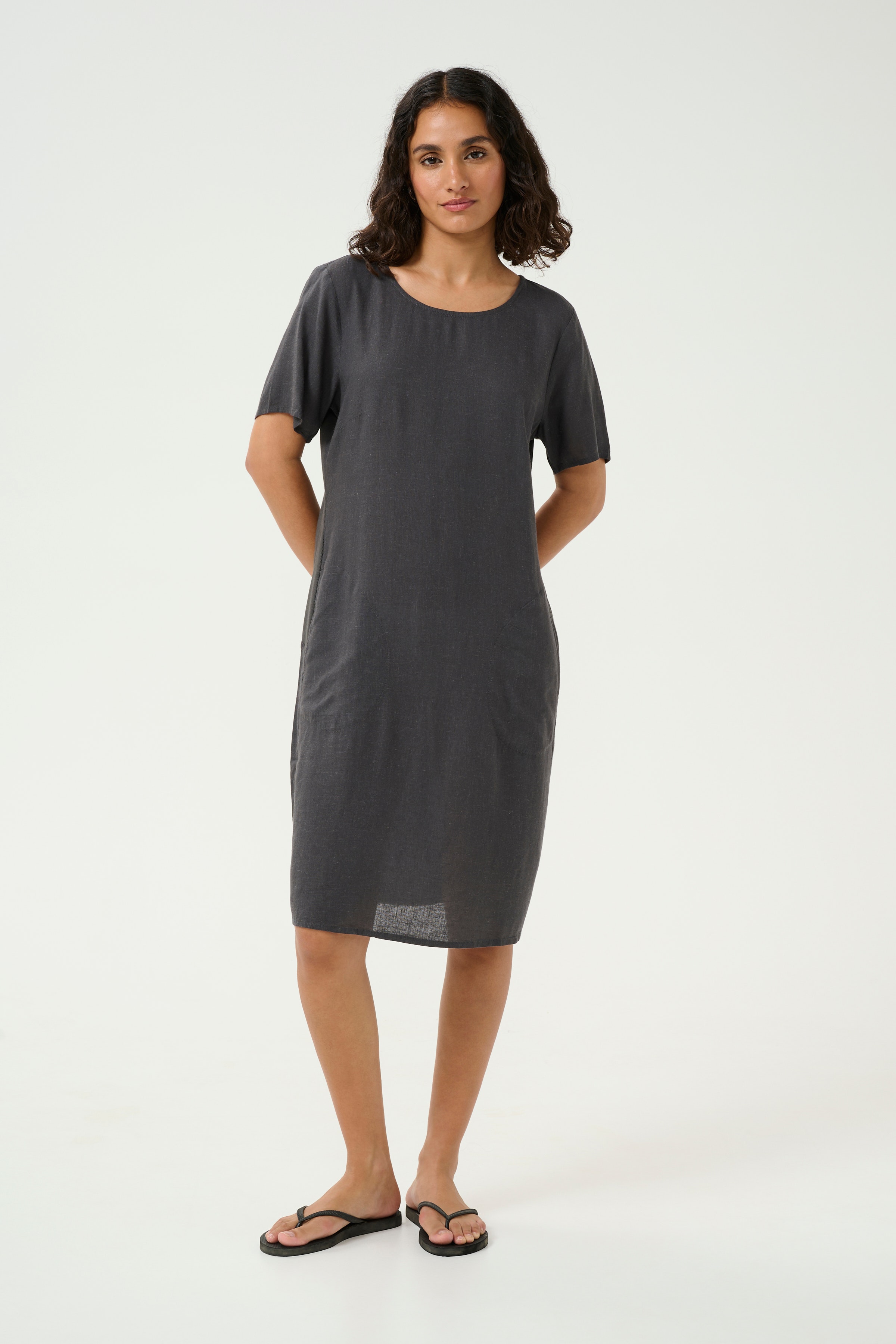 KAmilia Linen dress LOOKBOOK FRONT 10508362-190205