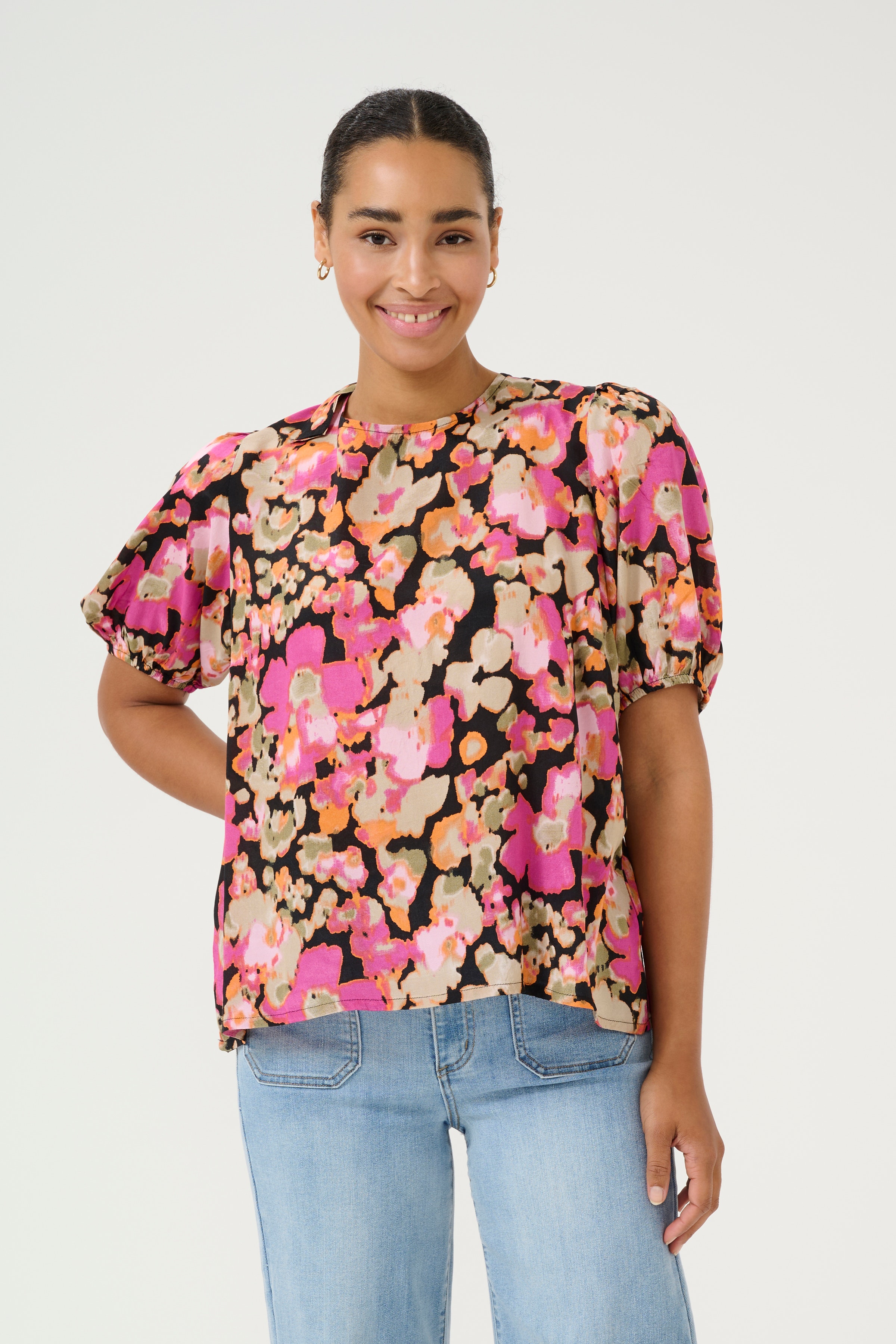 KApollie Blouse LOOKBOOK FRONT 10508548-105741