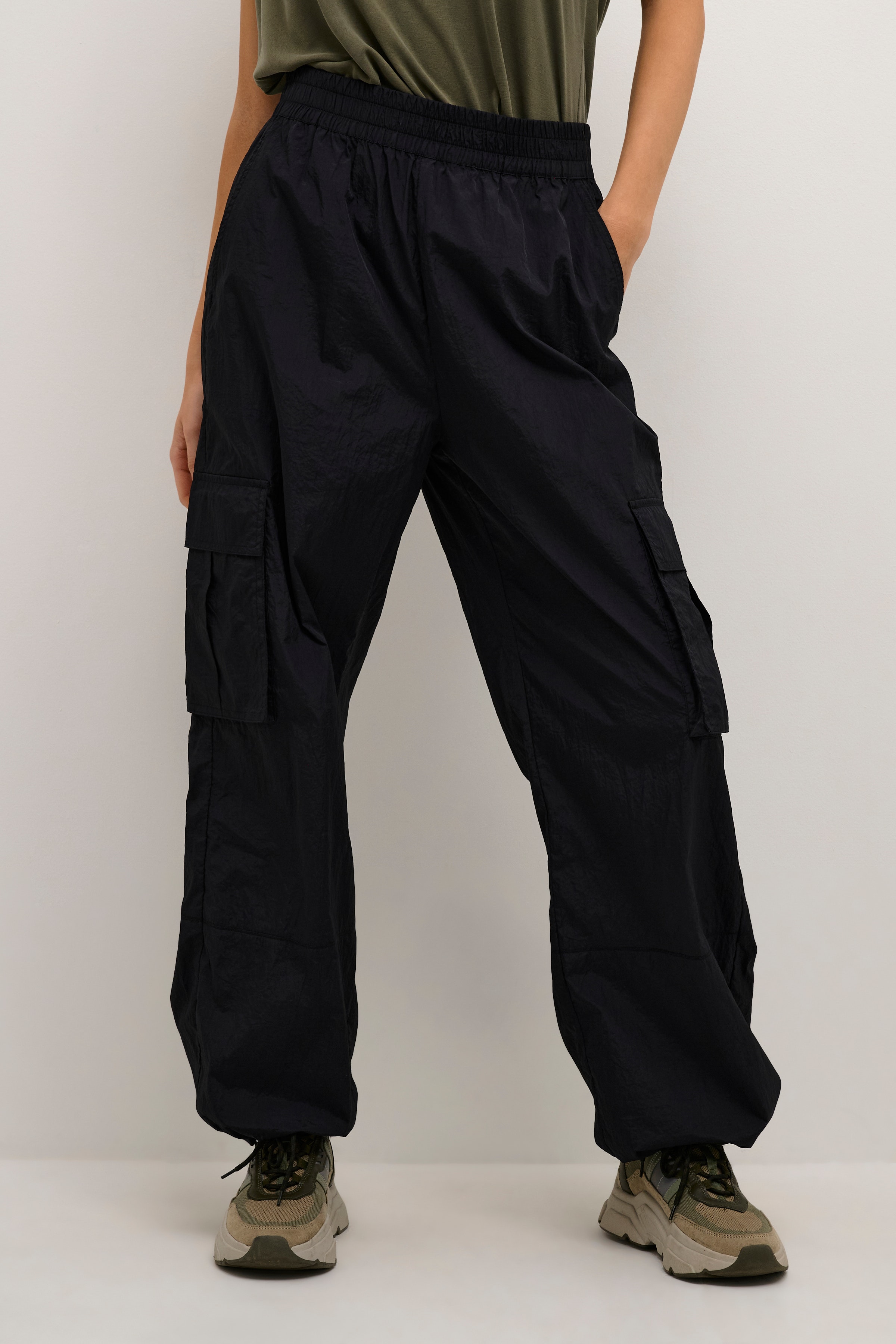 KAmarie Hose LOOKBOOK FRONT 10552201-100121